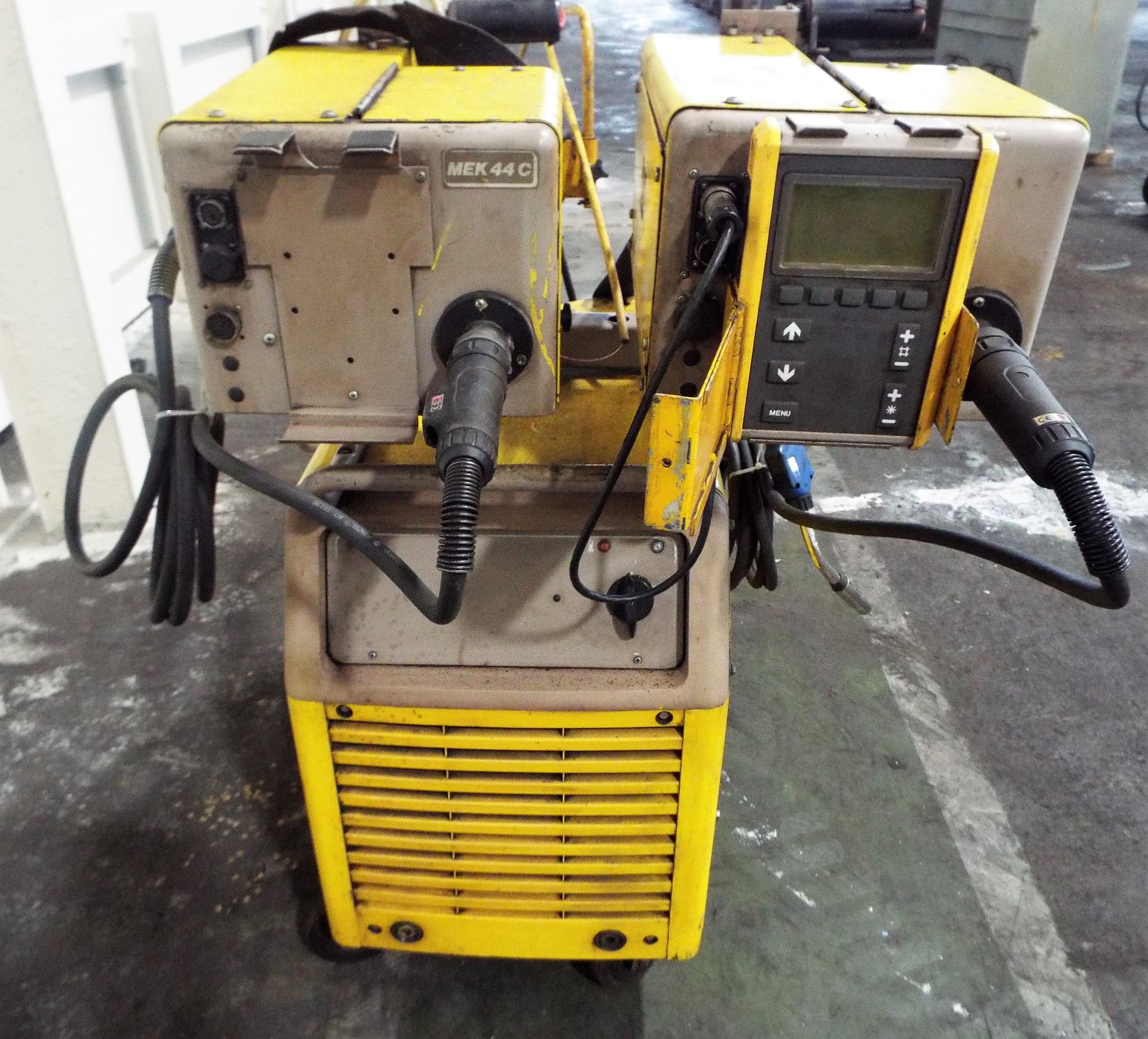 Esab Aristo LUD 450 Portable Welding Set cw with dual station MEK 44C Wire Feeds & PUA-1 Pendant. - Image 5 of 9