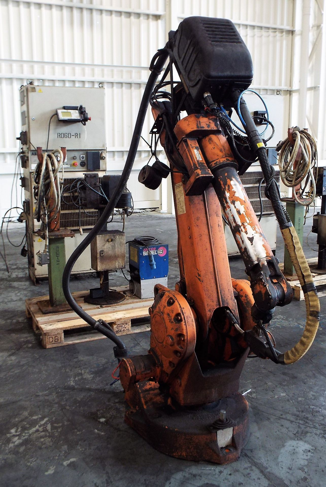 ABB-IRB2400L Robotic MIG Welding Set. - Image 2 of 23