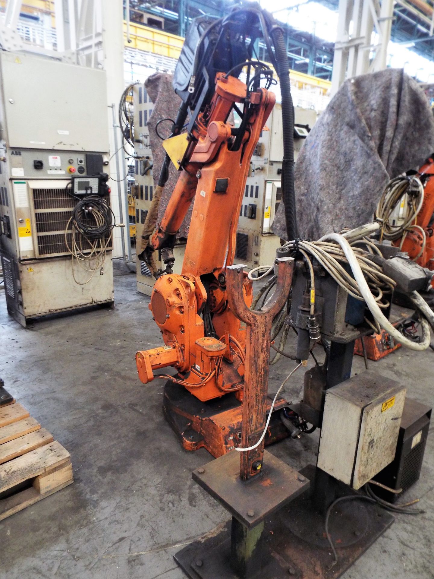 ABB IRB 2400L (S4C Plus M2000) Six Axis Industrial MIG Welding Robot.