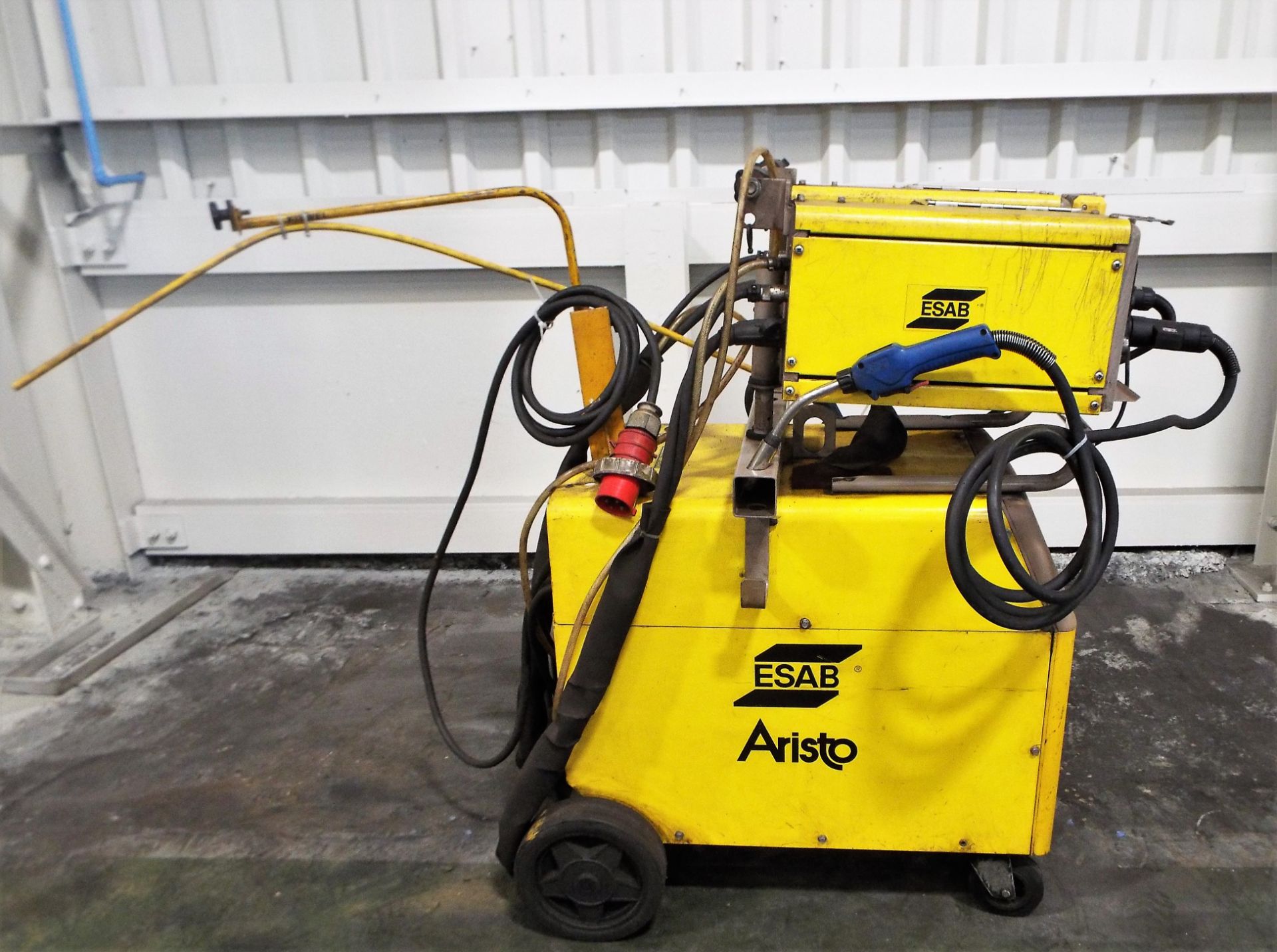 Esab Aristo LUD 450 Portable Welding Set with dual station MEK 44C Wire Feeds & PUA-1 Pendant.