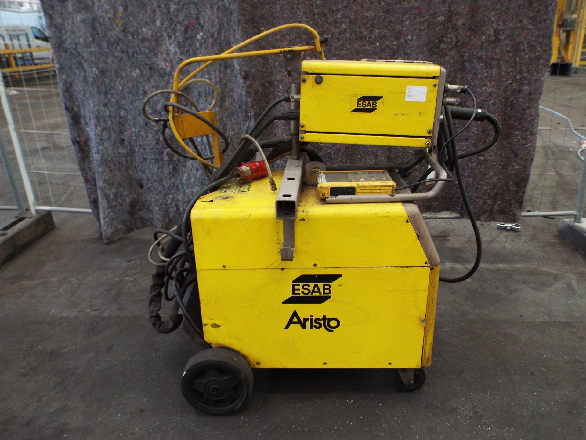 Esab Aristo Portable Welding Set complete with MEK 44C Wire Feed & PUA-1 Pendant. - Image 2 of 6