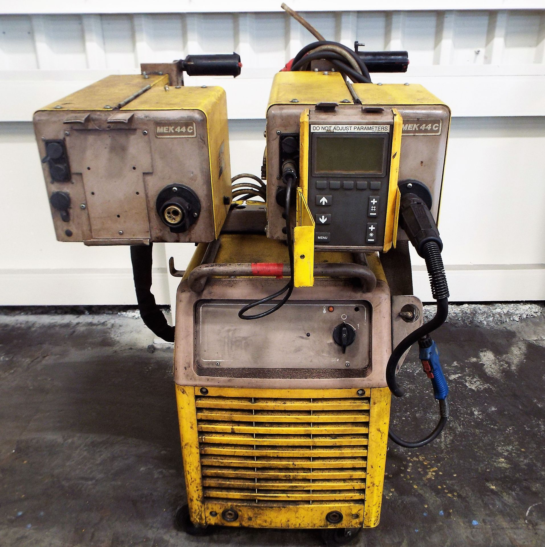 Esab Aristo LUD 450 Portable Welding Set with dual station MEK 44C Wire Feeds & PUA-1 Pendant. - Image 2 of 7