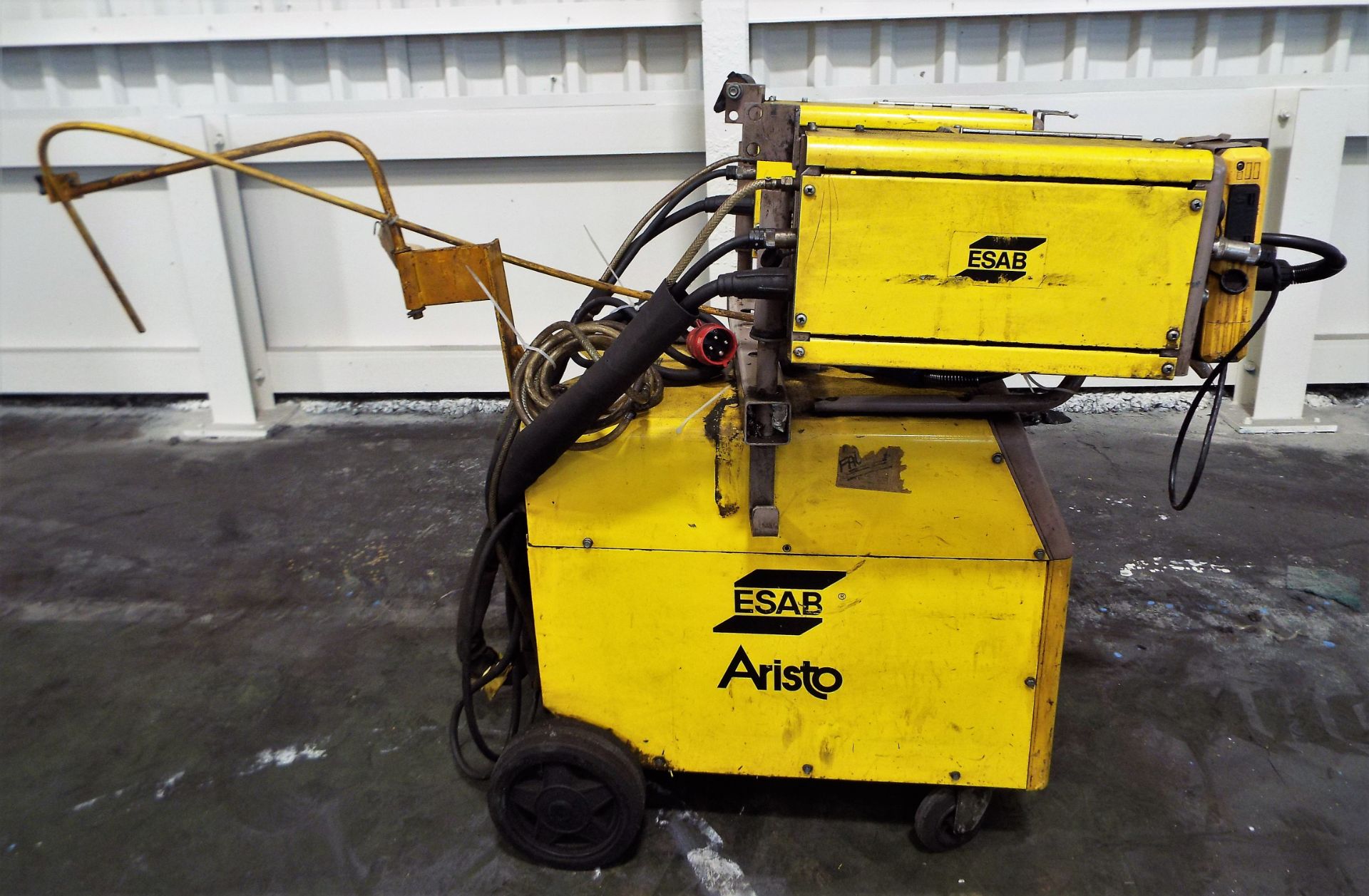 Esab Aristo LUD 450 Portable Welding Set, with dual station MEK 44C Wire Feeds & PUA-1 Pendant. - Image 2 of 7