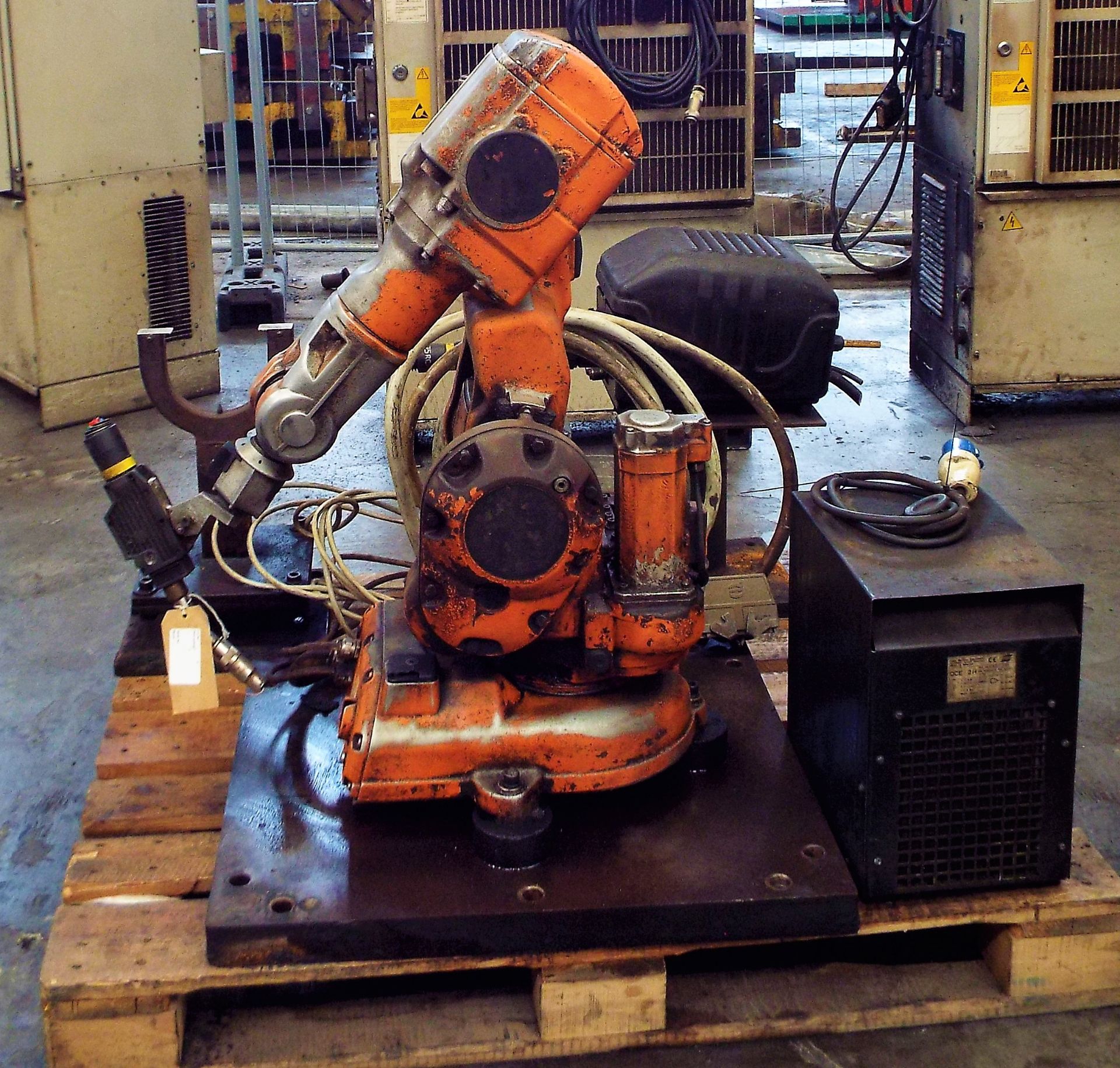 ABB-IRB 140 (M2000) Industrial Robot