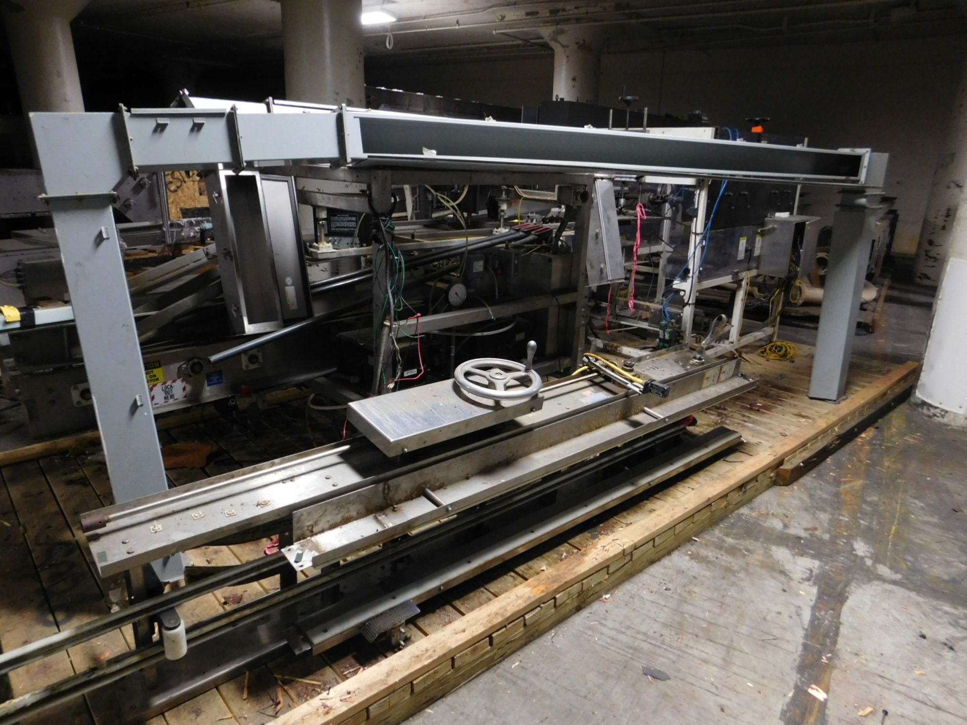 Bay Design Inc.Box Closer Filler :equipment located at Clark Logistic Services |314-389-4004 |ST. - Image 8 of 17