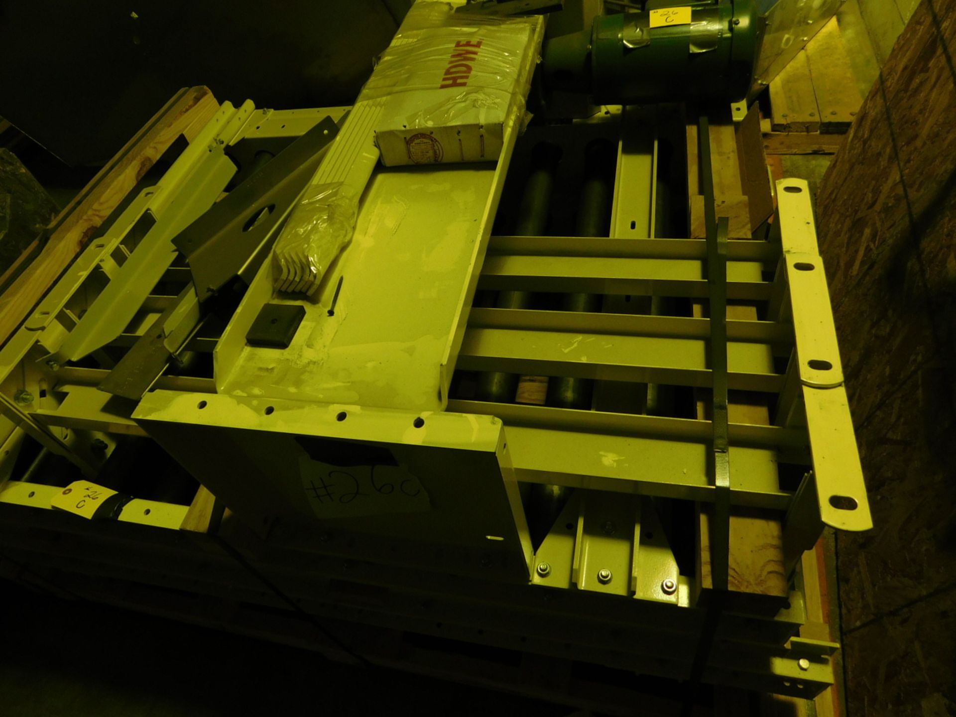 Hytrol Motorized conveyor EST.46 1/2"X60 1/4" 460V, 3PHASE , TH EBACK CONVEYOR IN THE IMAGE IS NOT - Image 3 of 15