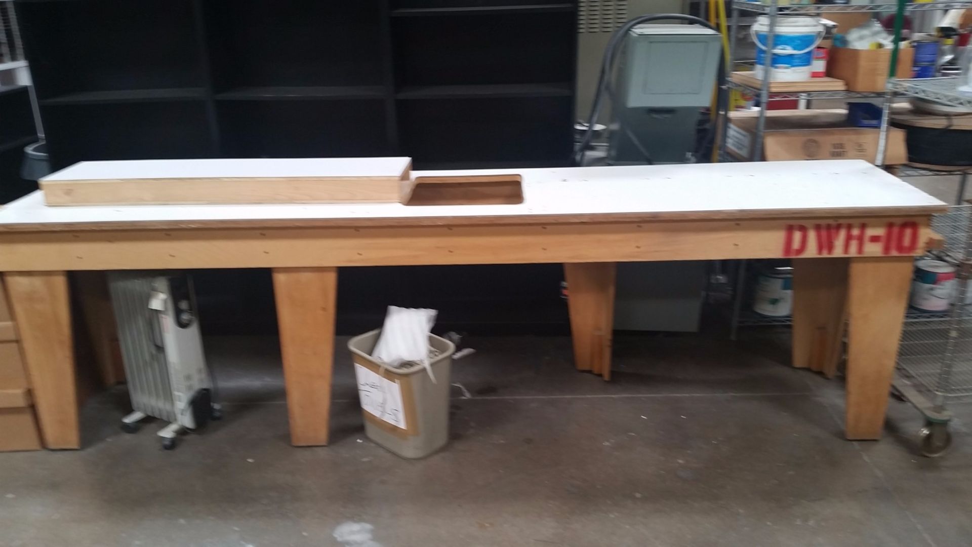 Saw Work Table ,1 USED CHOP SAW /TABLE SAW WORK BENCH 121 1/2" X 26" X 34" (INSERT FOR SAW 16" " X - Image 6 of 6
