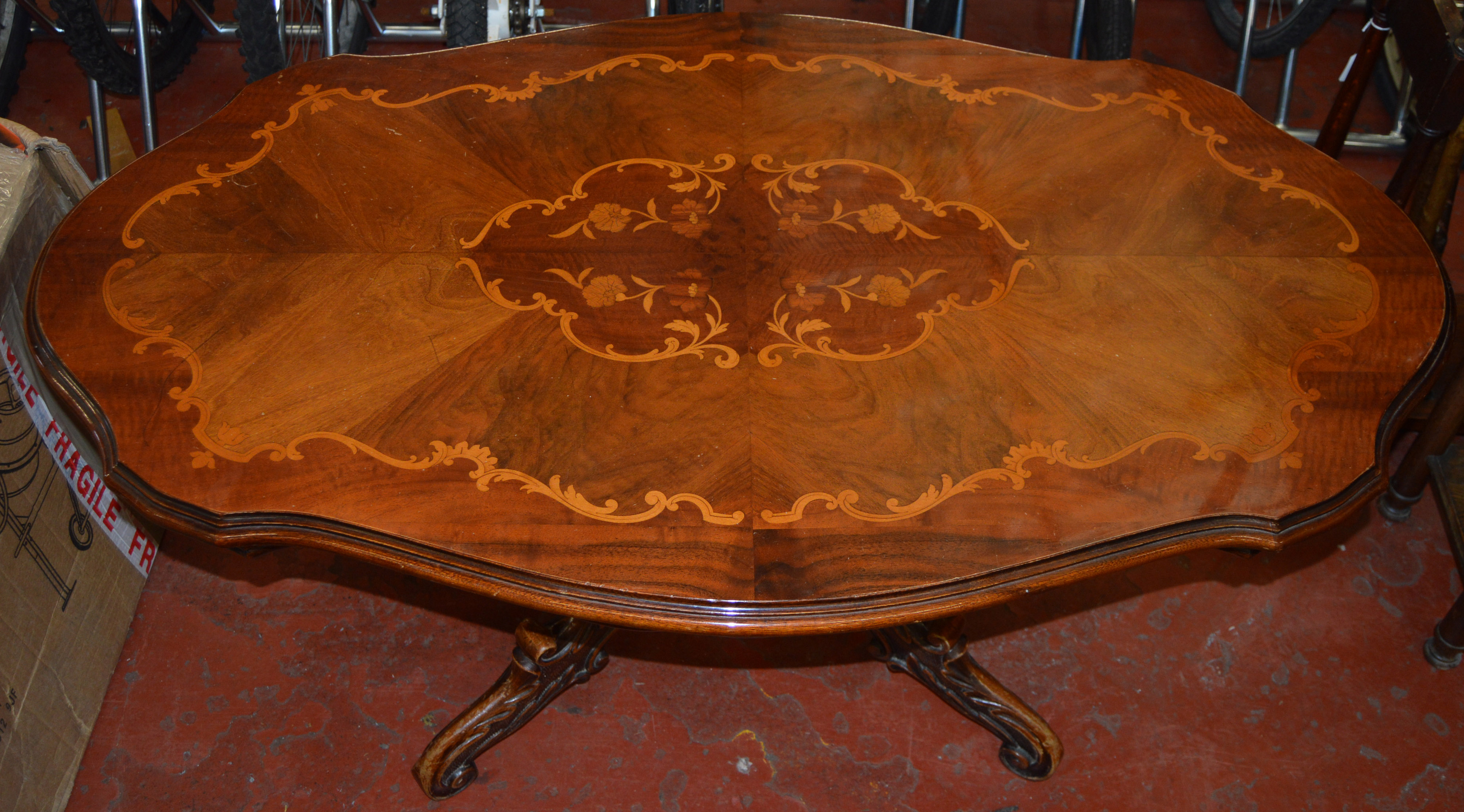 An Edwardian mahogany table. Approx 120cm long.