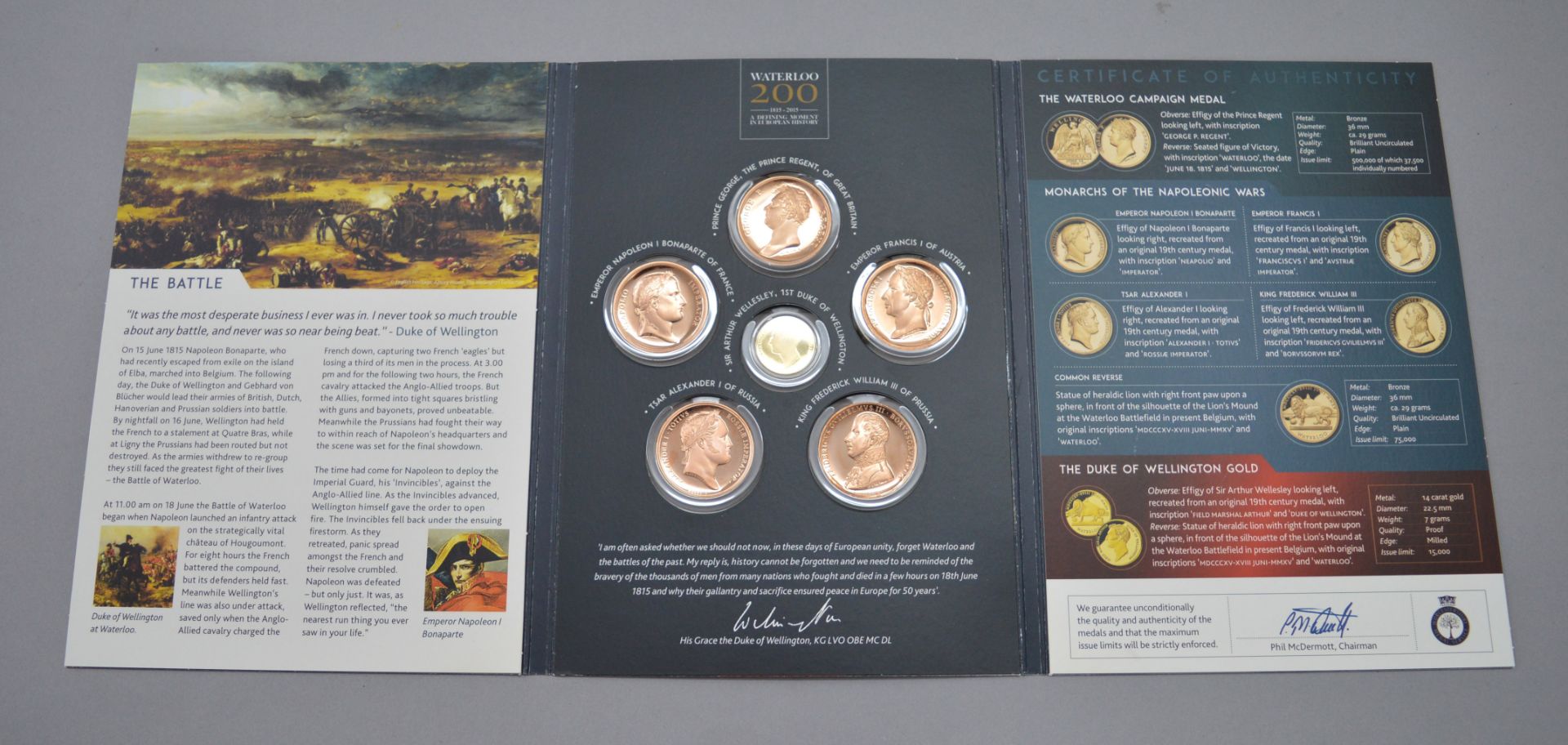A Waterloo 200 coin set by the Worcestershire Medal Service containing 5 bronze medallions and a