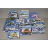 15 x Revell 1:48 scale model aircraft kits. Viewing recommended.