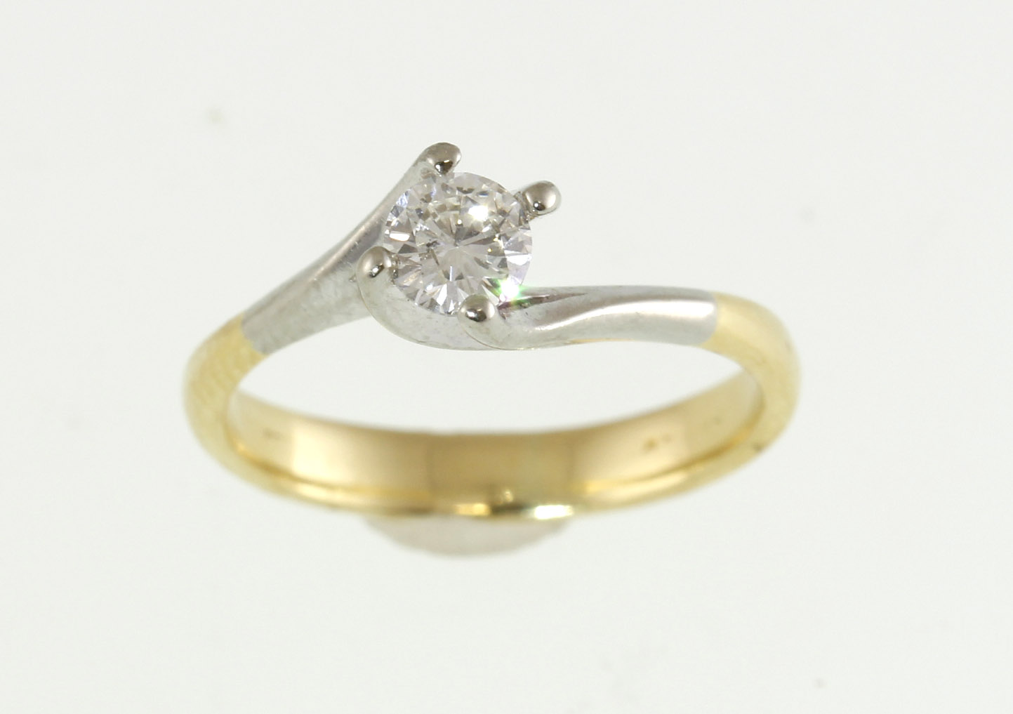 An 18ct diamond twist set solitaire ring approx 0.33cts & 3.