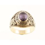 An American stone set college ring dated 1990 stamped 10k JOSTEN'S, approx 7.