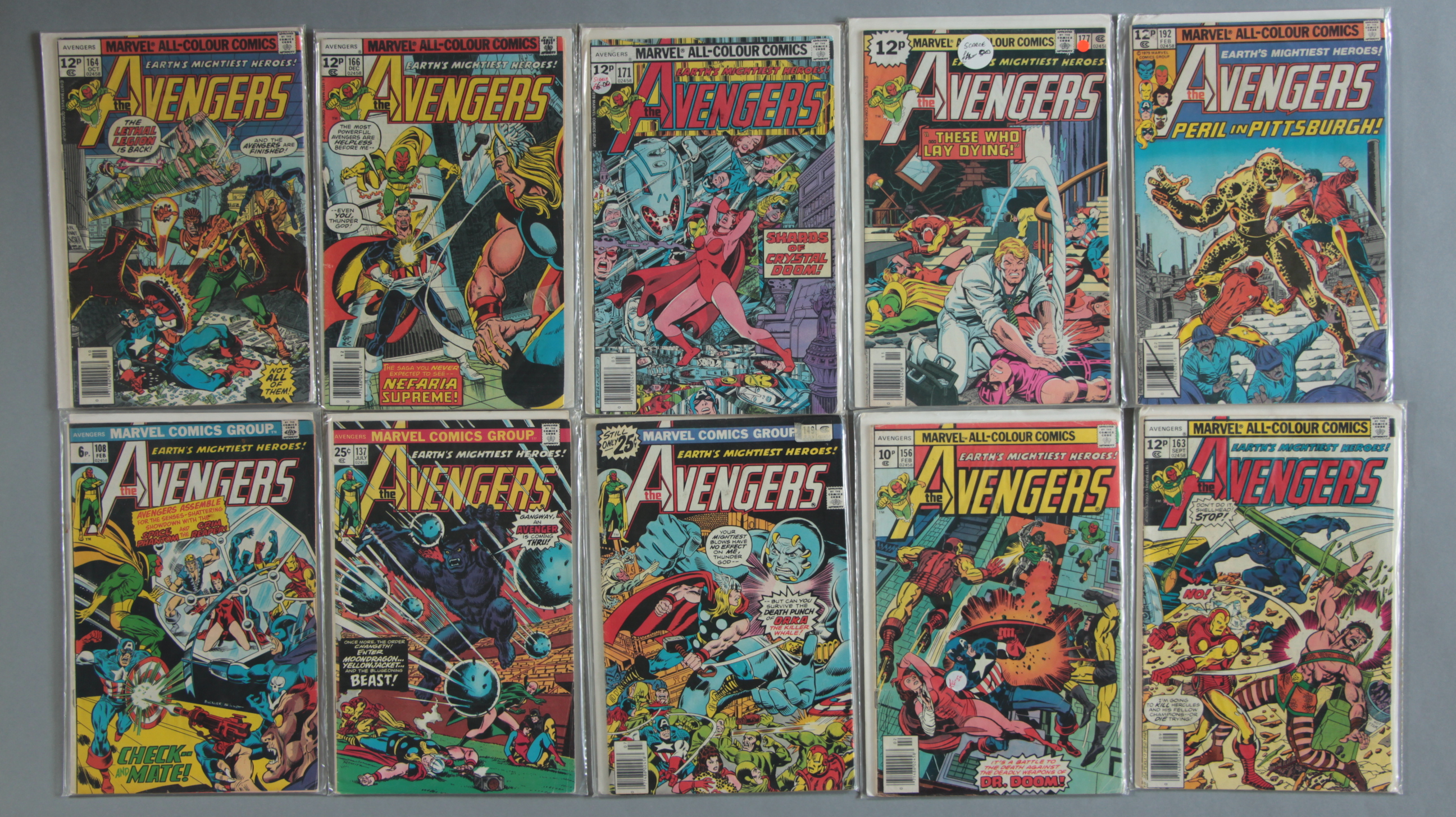 38 Marvel comics including Captain America Marvel comics Nos 135, 146, 183 (Death of new cap.