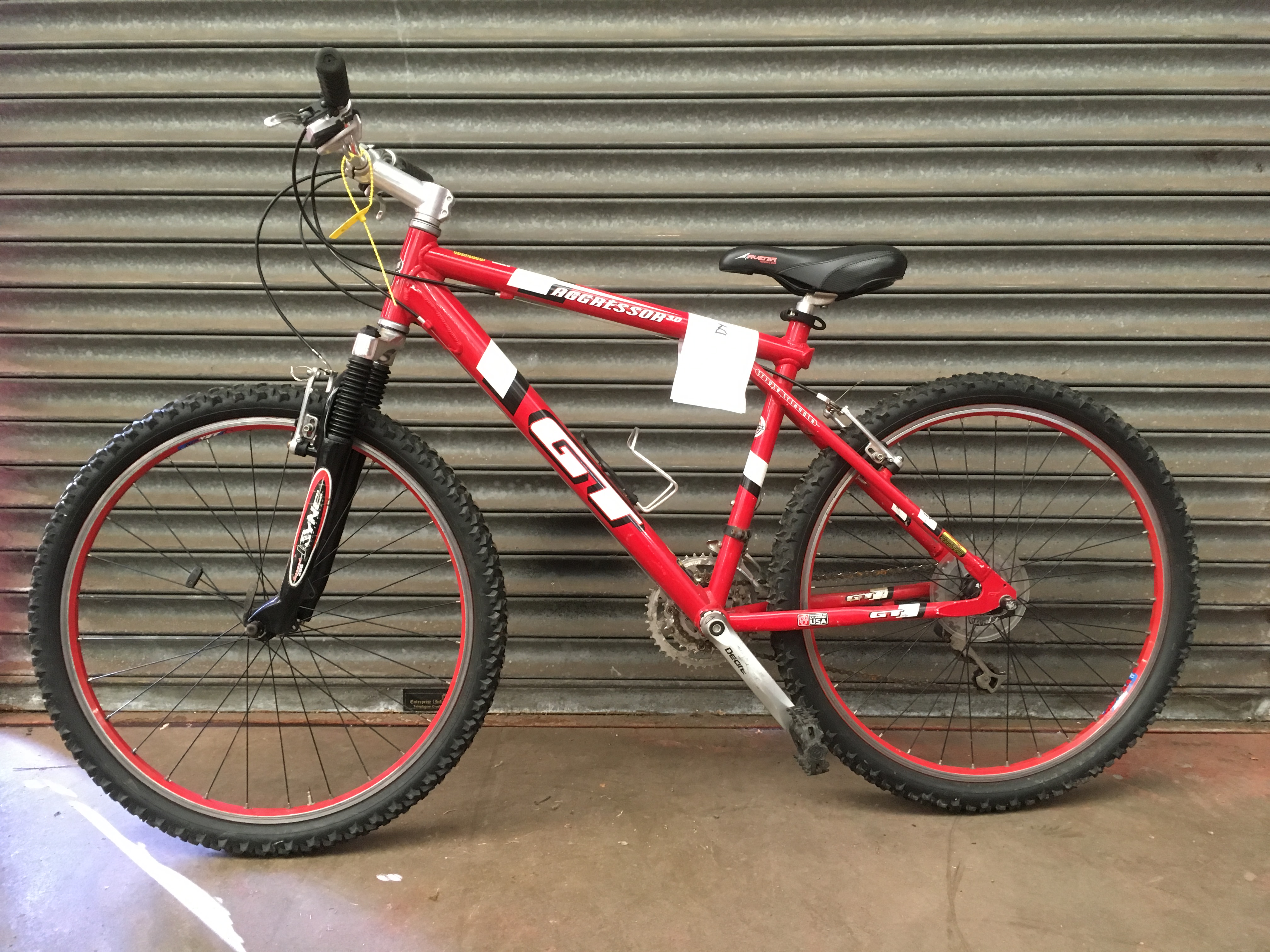 POLICE > GT Aggressor bike / bicycle [NO RESERVE] [VAT ON HAMMER PRICE]