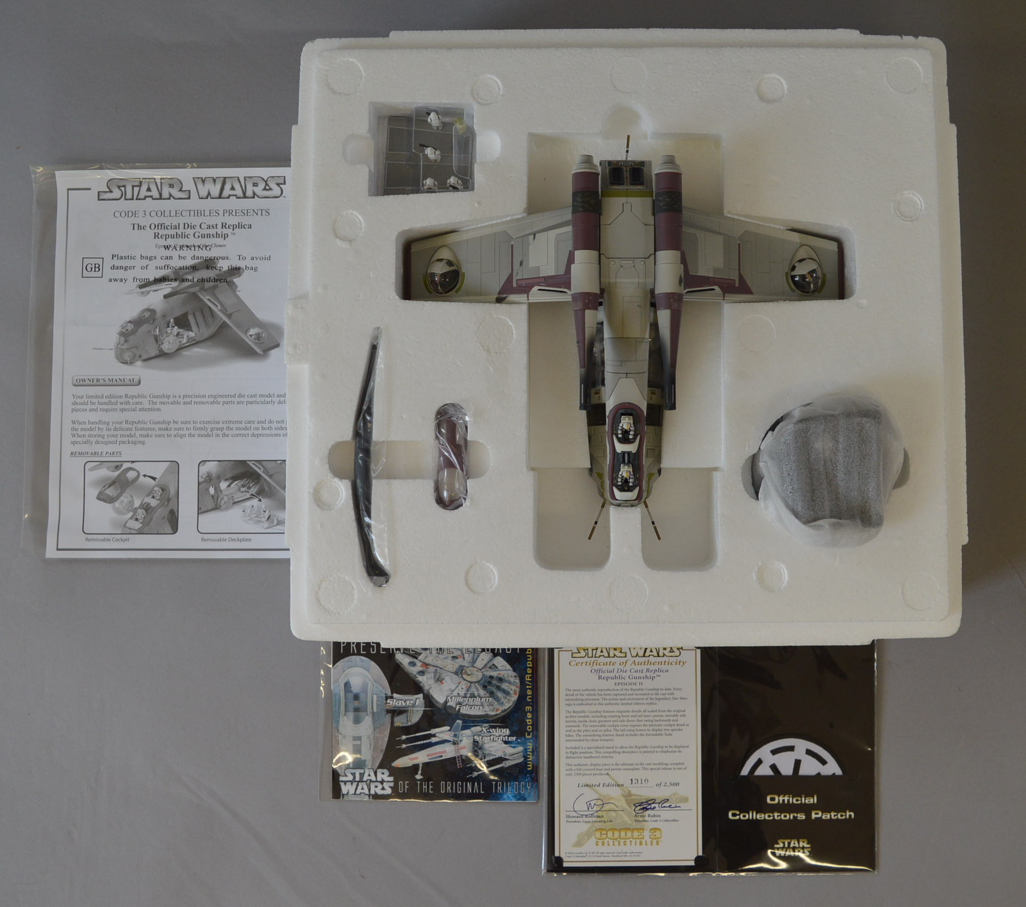 Star Wars. Code 3 collectables. Republic Gunship Ltd Edition 1310 of 2500.