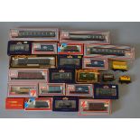 OO Gauge. 23 x assorted boxed & unboxed rolling stock.