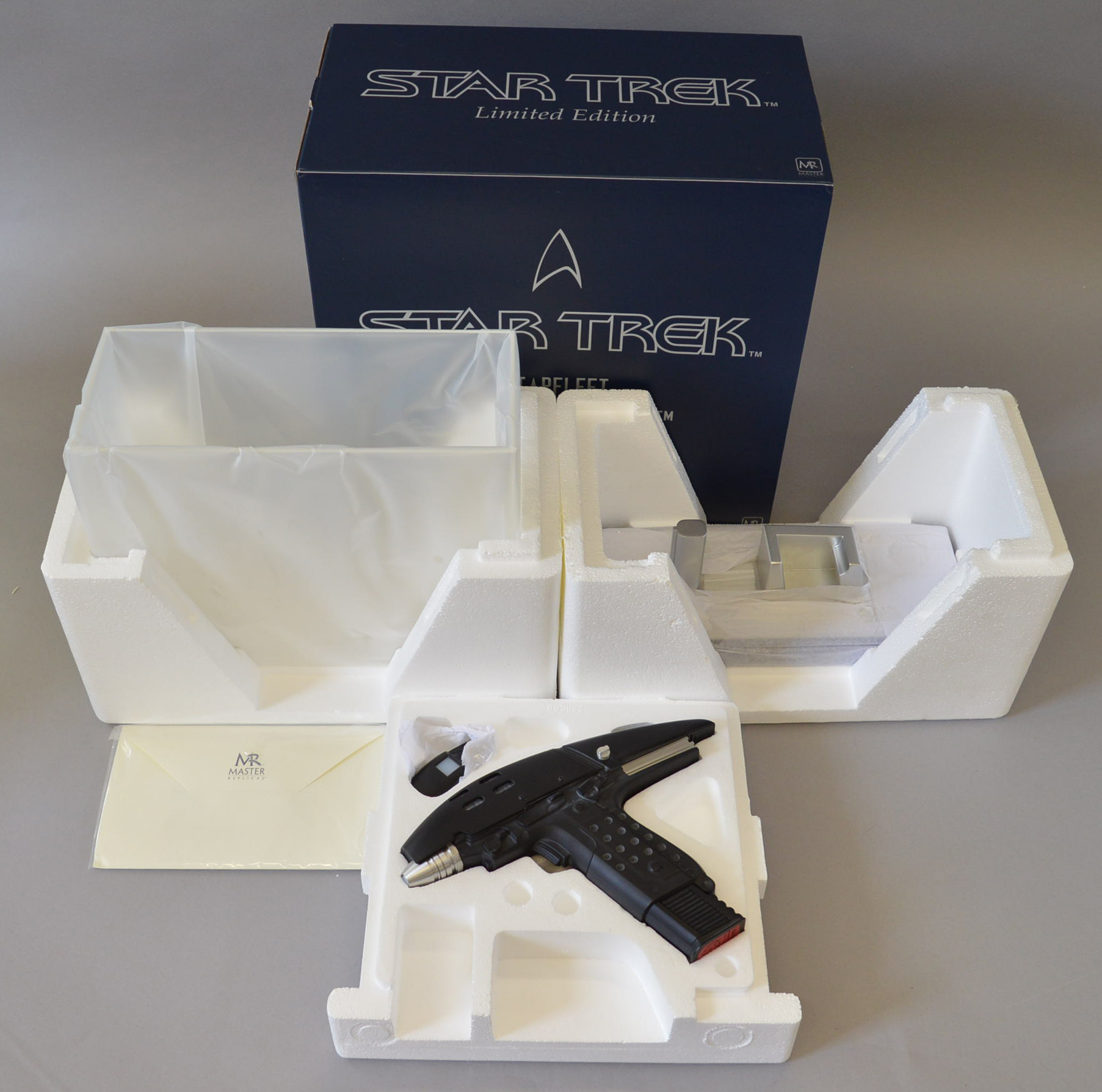 Star Trek Master Replicas ST-78002 Star Fleet Assault Phaser' from Undiscovered Country,