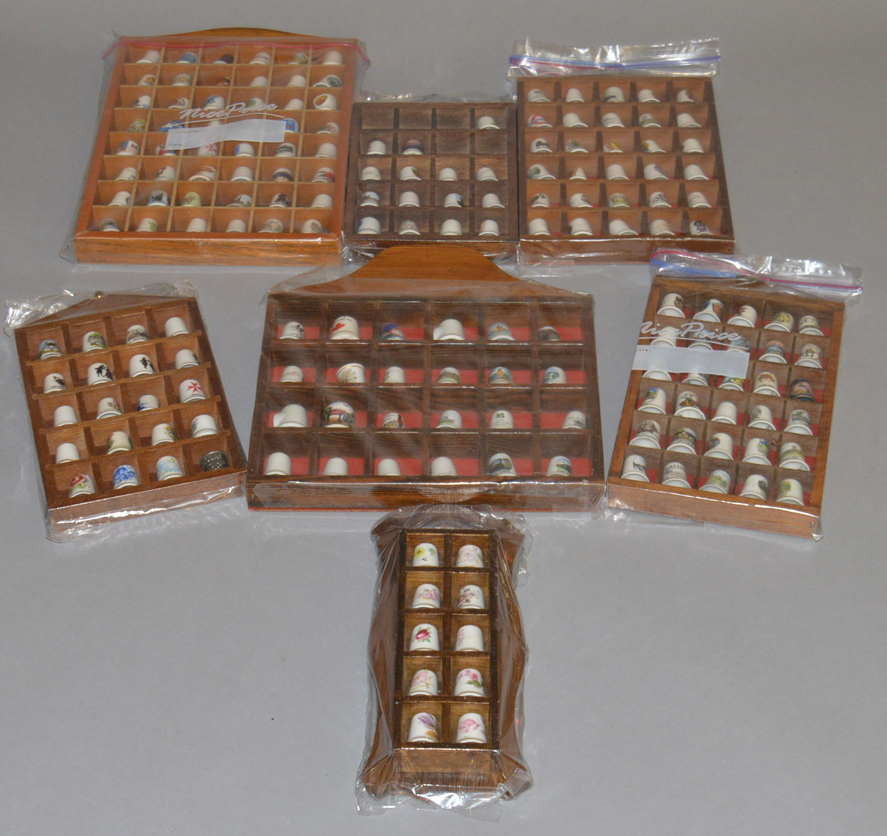 A quantity of assorted thimbles