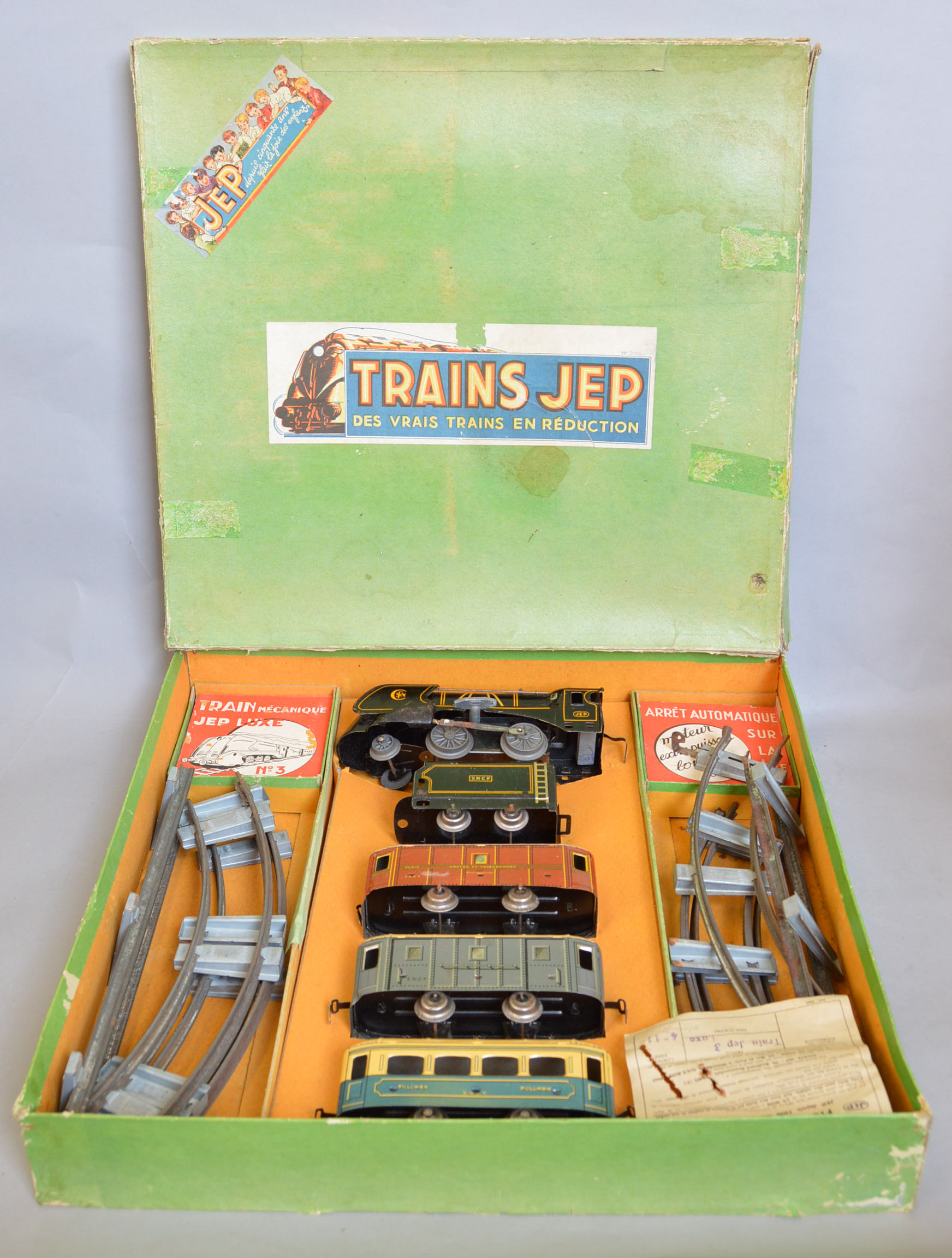 O gauge, JEP (France) clockwork train set, includes: black SNCF 2-4-0 locomotive with integral key, - Image 2 of 4