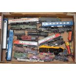 OO gauge, 18 x Triang locomotives, diesel and steam, various liveries,