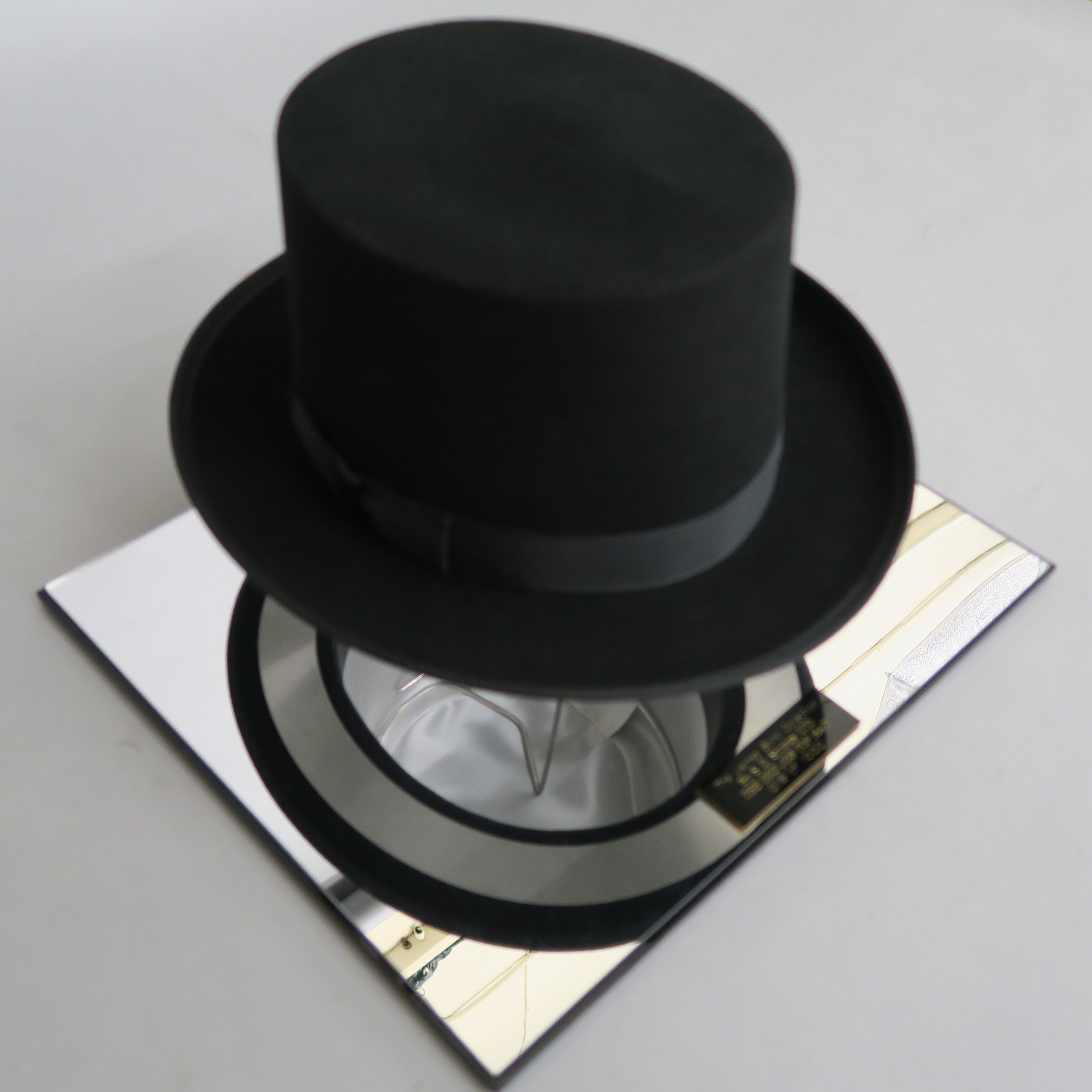 James Bond "Goldfinger" Oddjob Bond villain bowler hat limited edition No. - Image 3 of 6