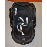 POLICE > CHICCO baby car seat [VAT ON HAMMER PRICE] [NO RESERVE]