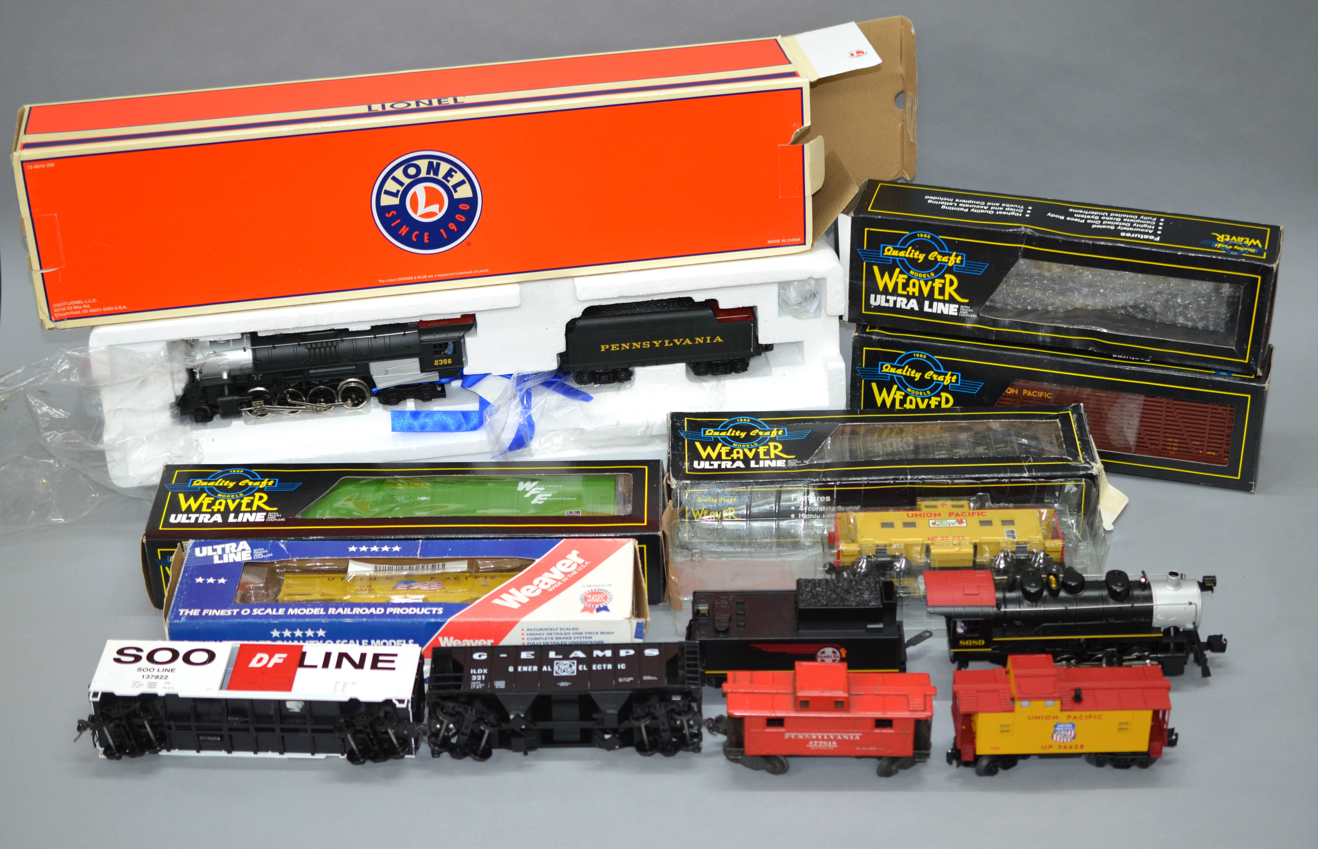 G Gauge. A quantity of U.S. G gauge railway items including rolling stock, some boxed.