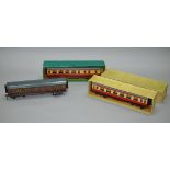 O gauge. Three Bassett-Lowke coaches, two with boxes. F.