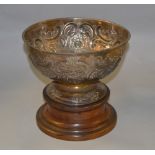 A patterned silver bowl, H/M London 1922, approx 165mm high & 250mm wide, approx 663gms,