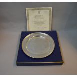 A silver Royal Wedding commemorative plate with engraved decoration (numbered 751/2000),