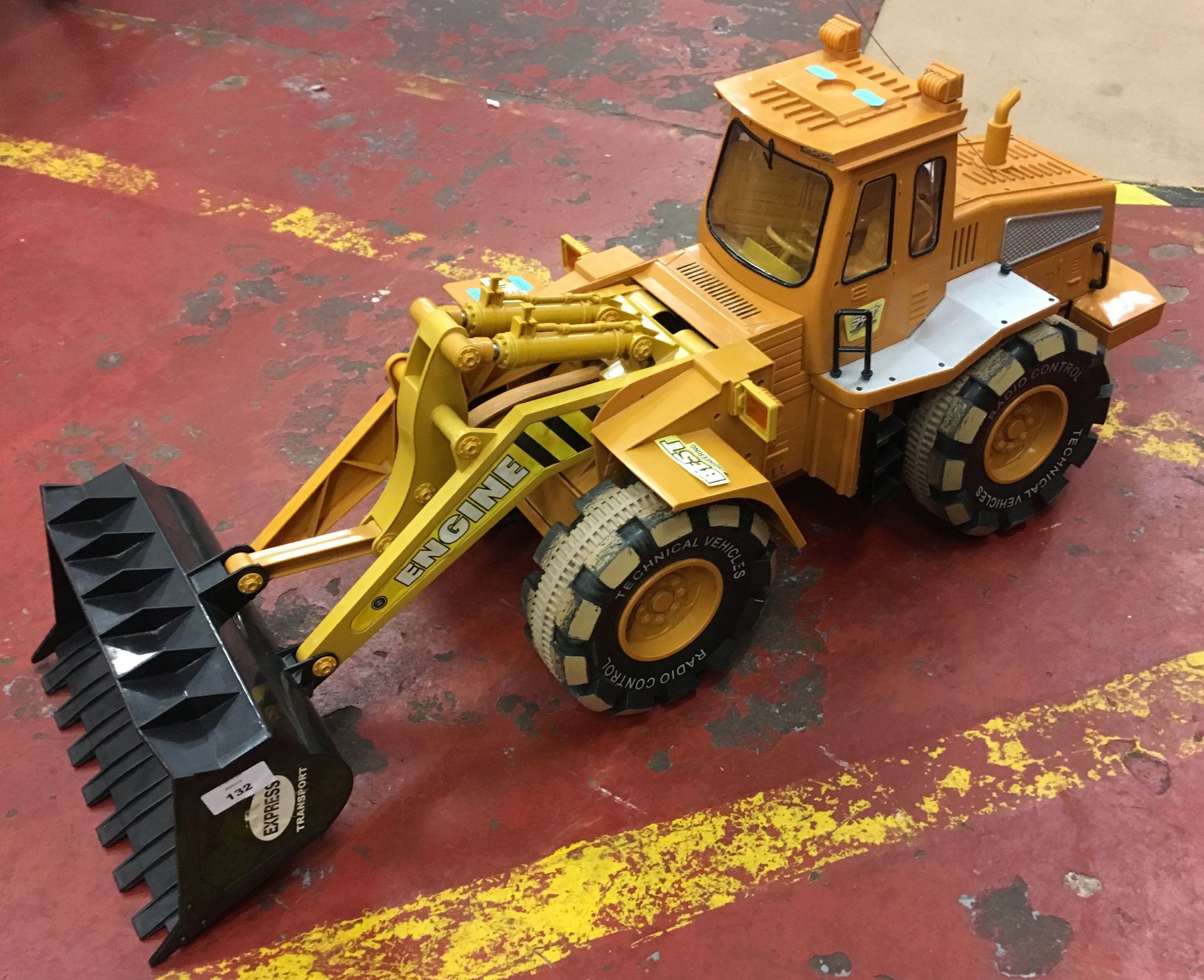 Large toy model of a digger [NO RESERVE]