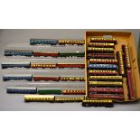 OO gauge. 31 x unboxed coaches by Hornby including Dublo examples, Triang, etc.