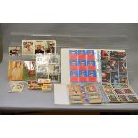 Good quantity of assorted trading cards, includes Thunderbirds, Batman, modern Mars Attack,