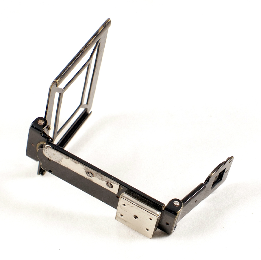 Lot 82 - A Leica ROSOL Universal Sports Frame Finder