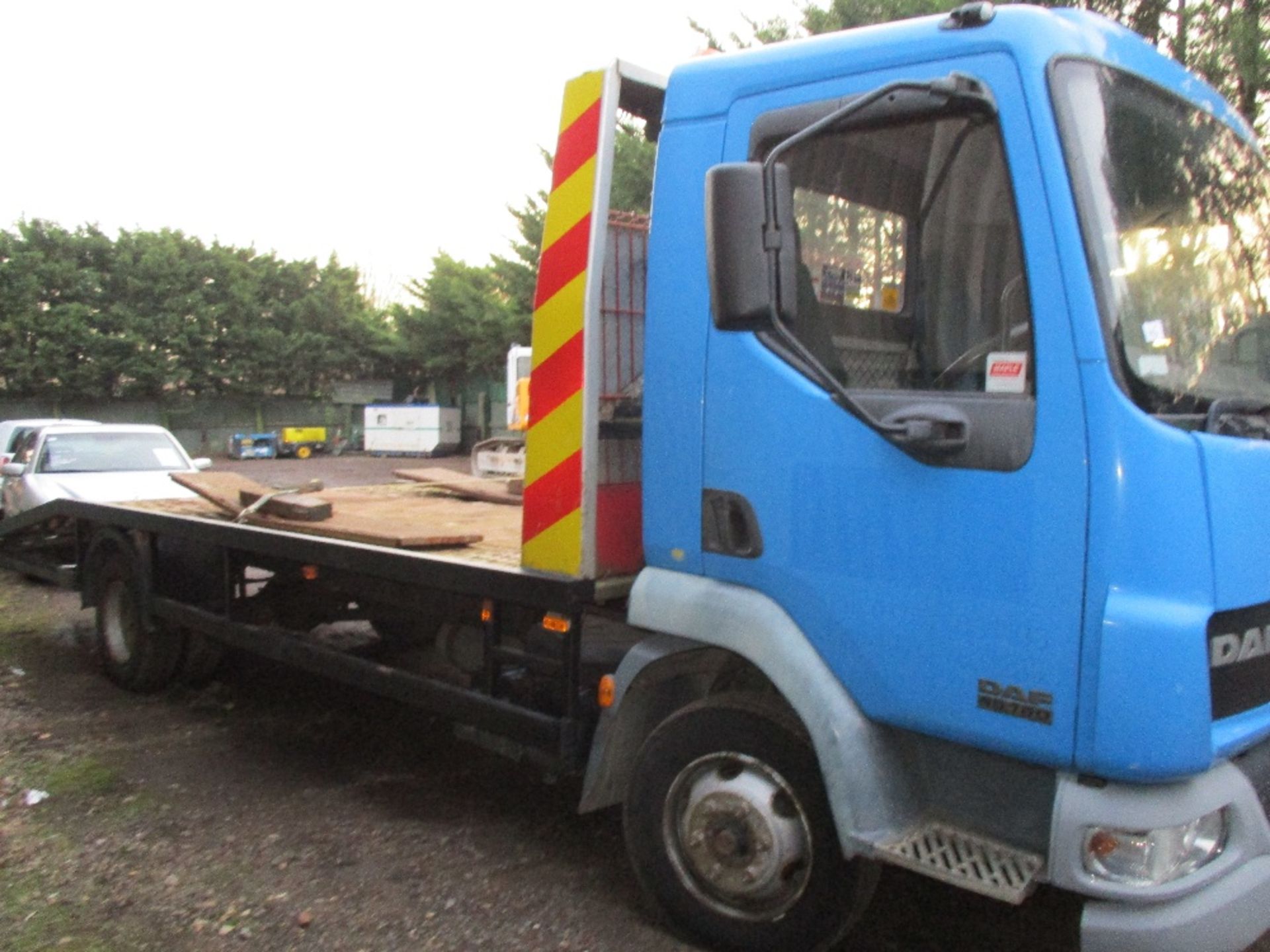 DAF LF45.150 BEAVERTAIL PLANT LORRY REG.AY53 CUJ - Image 2 of 6