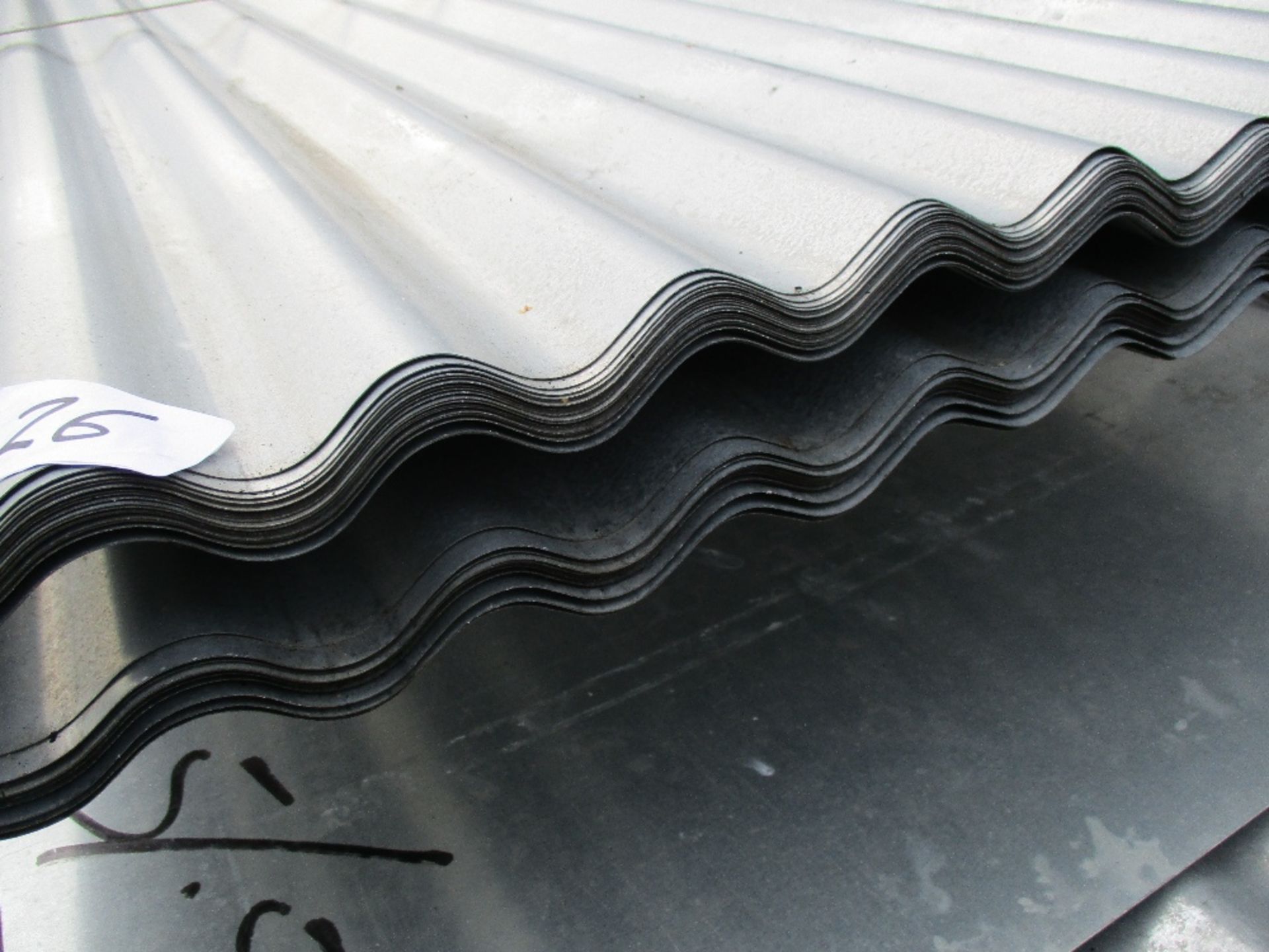 2 x packs of 25no. (50no in total) 10ft corrugated galvanised roof sheets - Image 3 of 4