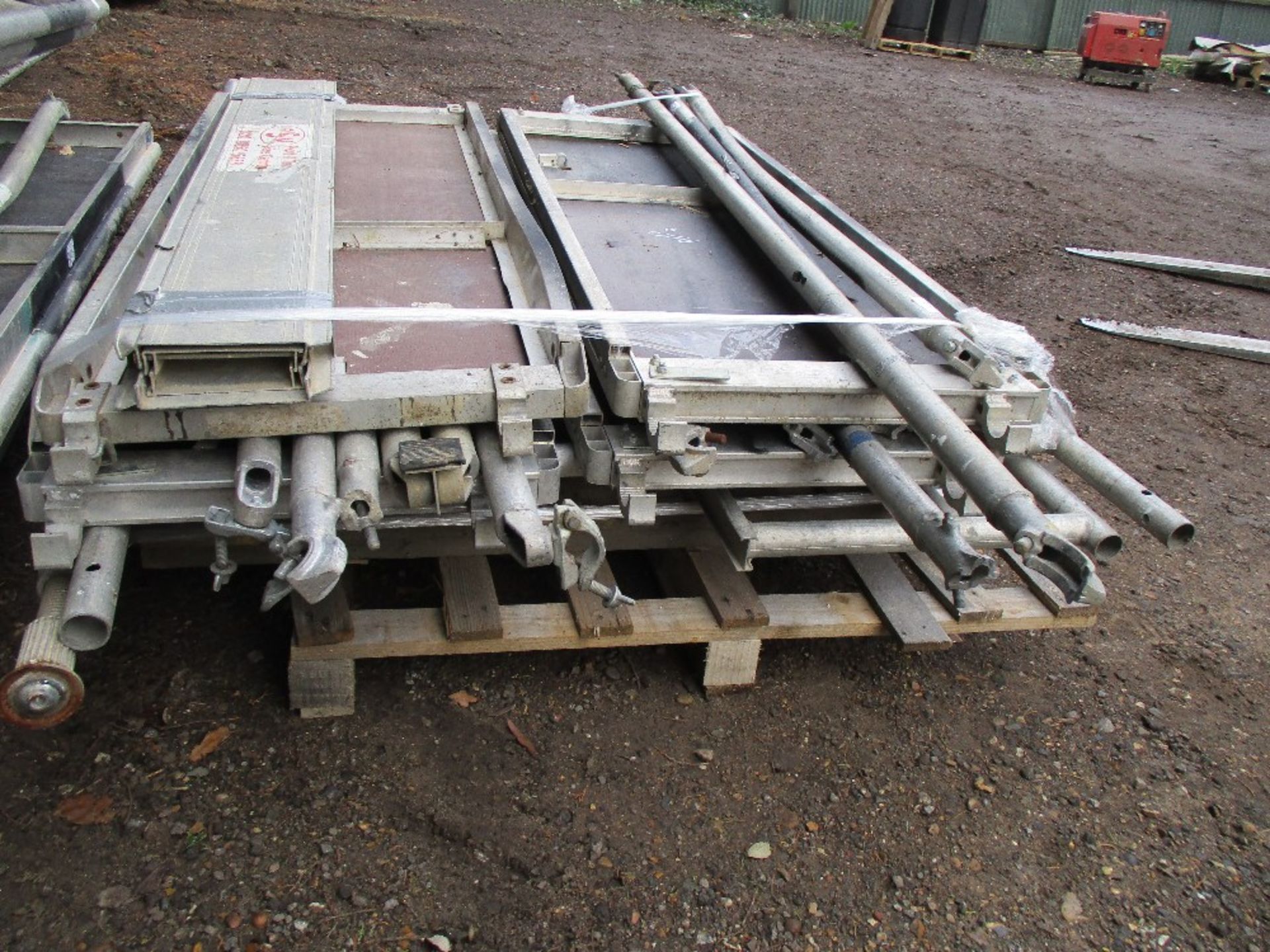 QUANTITY OF BOSS AND ALTO DOUBLE & SINGLE SCAFFOLD TOWER PARTS - Image 2 of 5