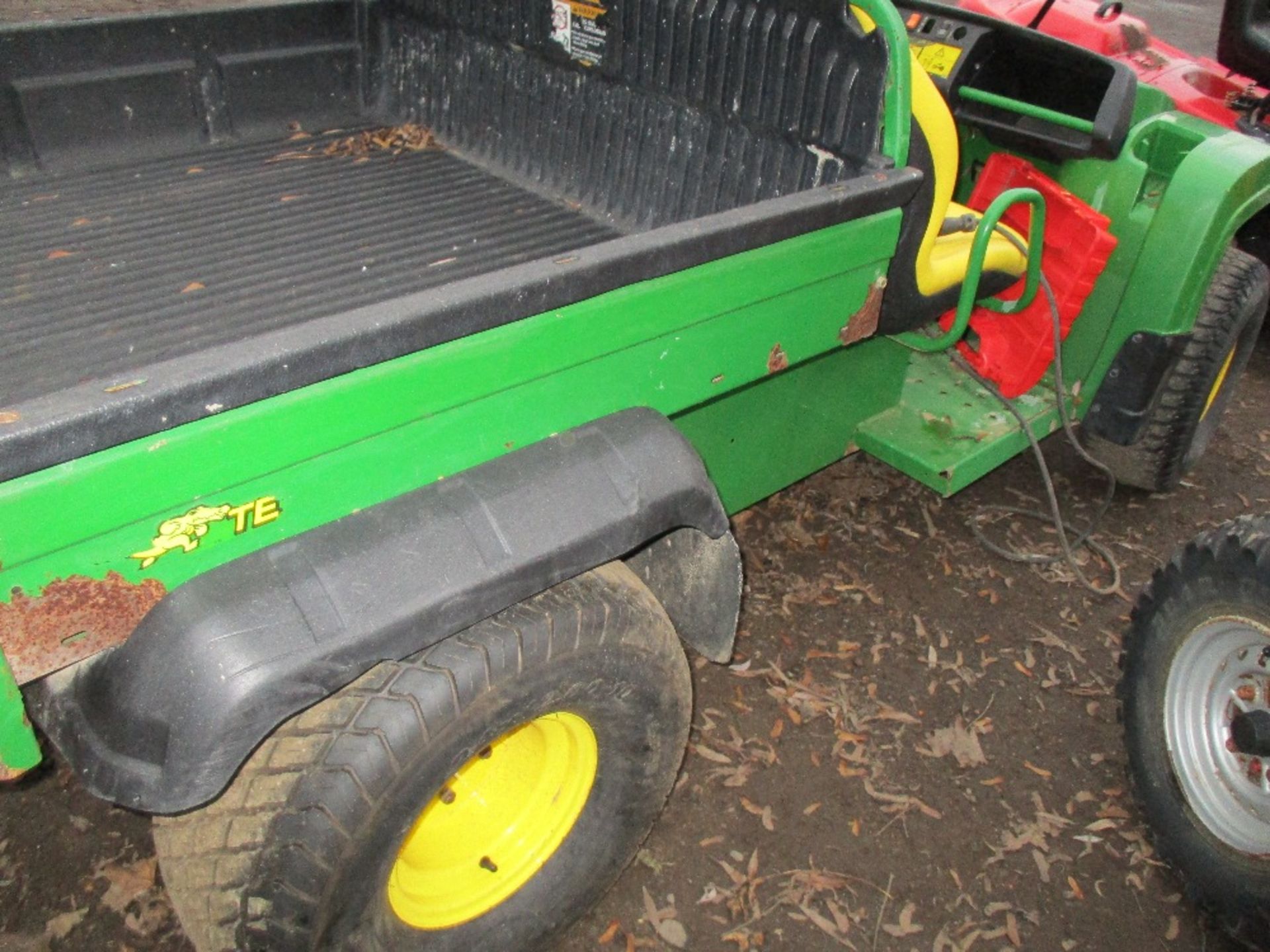 John Deere Gator electric utility vehicle - Image 4 of 4