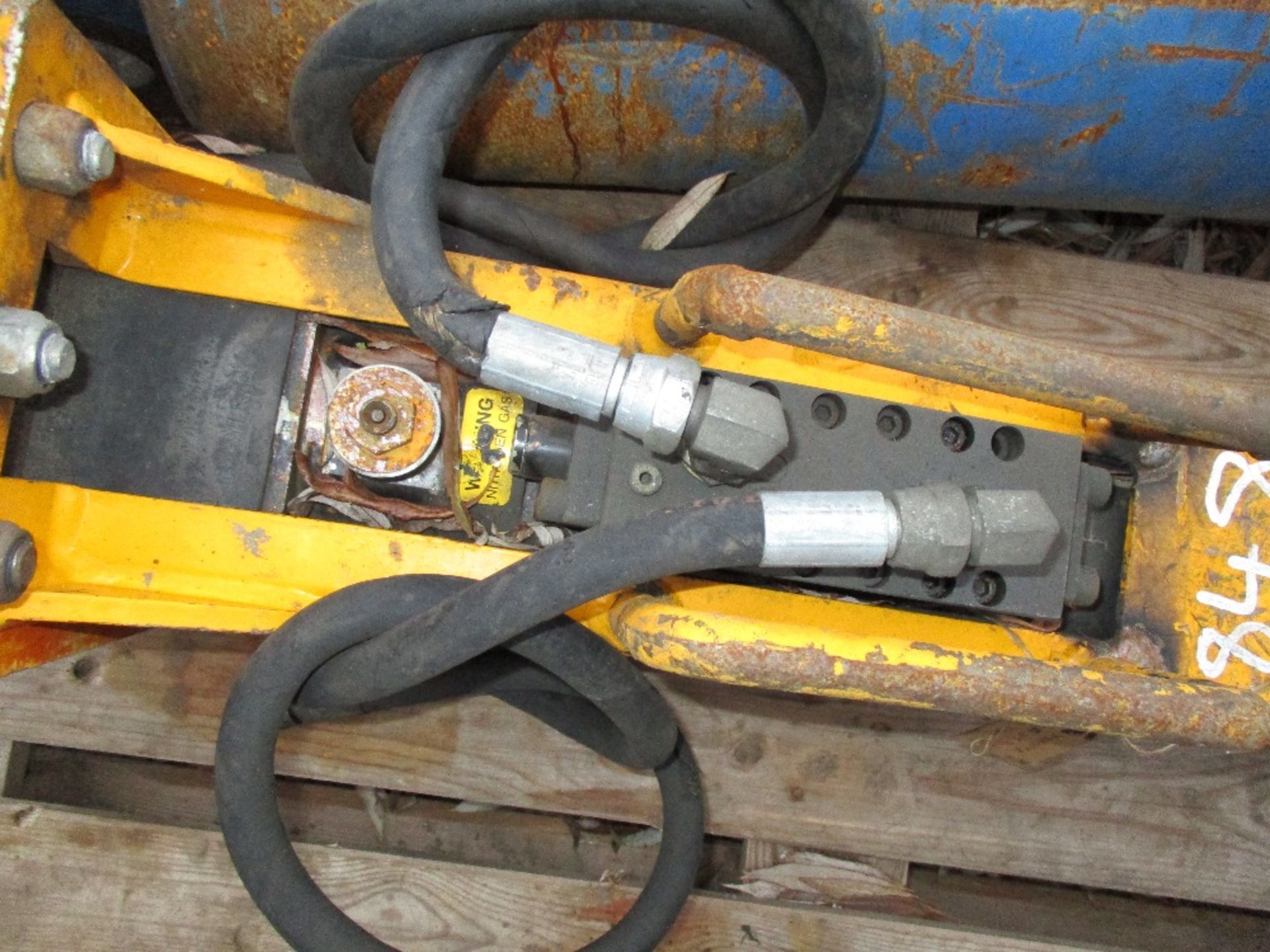 Arrow Head breaker to suit 3-5tonne excavator - Image 3 of 4