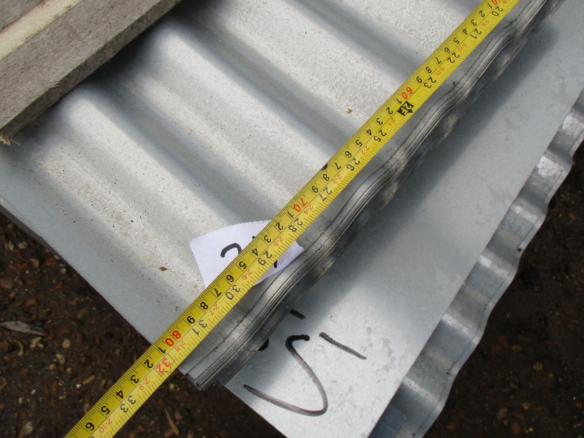 2 x packs of 25no. (50no in total) 10ft corrugated galvanised roof sheets - Image 4 of 4