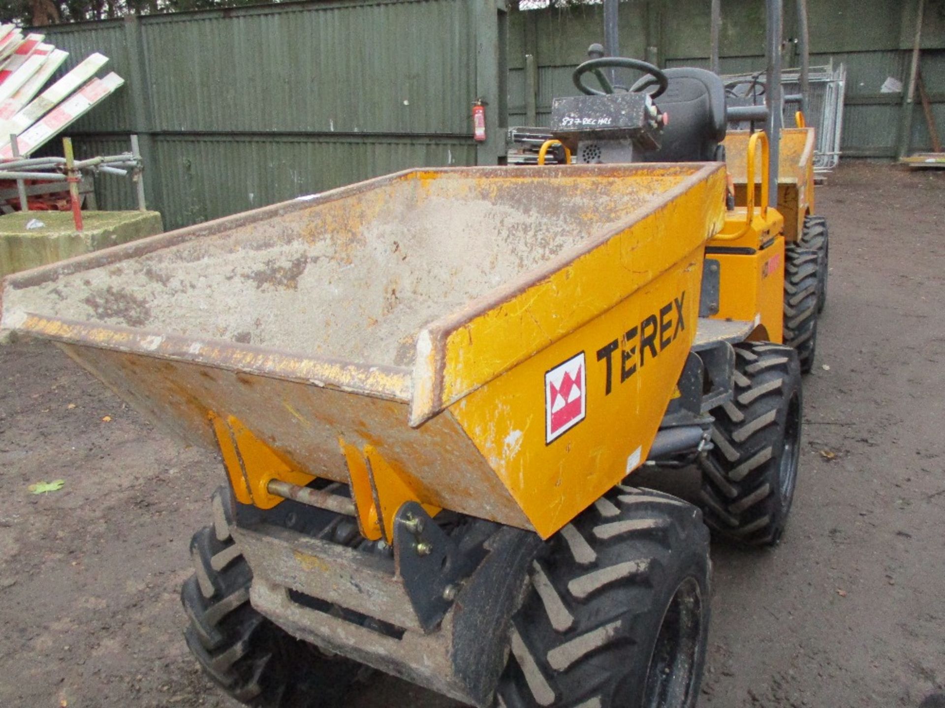 Terex HD1000 high tip skip loading dumper MODEL YEAR 2012 - Image 5 of 7