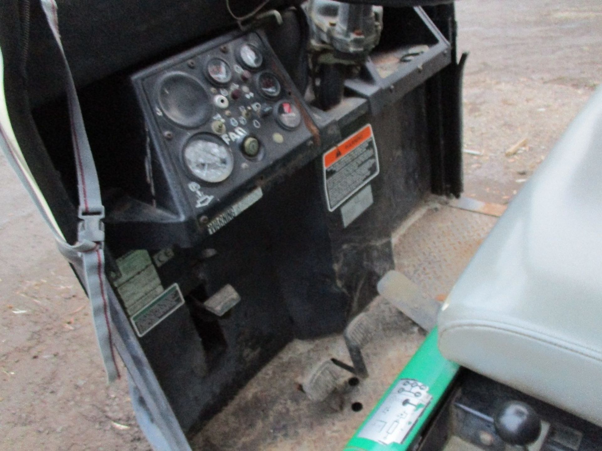 CUSHMAN TURF TRUCKSTER 3W DIESEL GOLF COURSE UTILITY VEHICLE FITTED WITH HARDI SPRAYER - Image 9 of 10