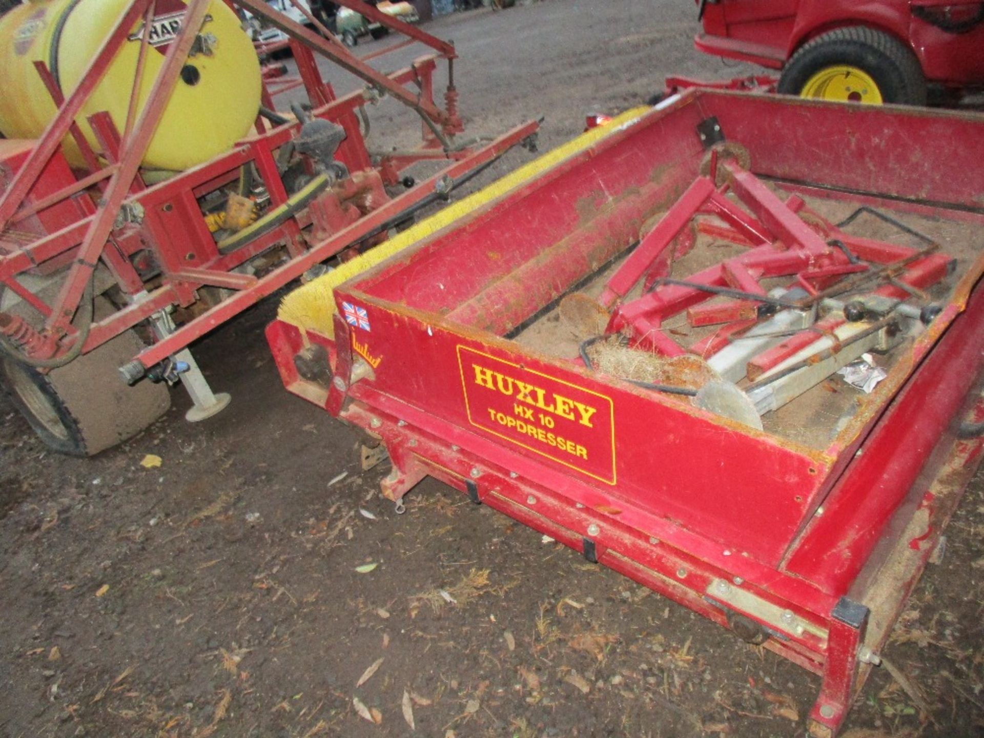 CUSHMAN TURF TRUCKSTER 3W DIESEL GOLF COURSE UTILITY VEHICLE FITTED WITH HARDI SPRAYER - Image 7 of 10