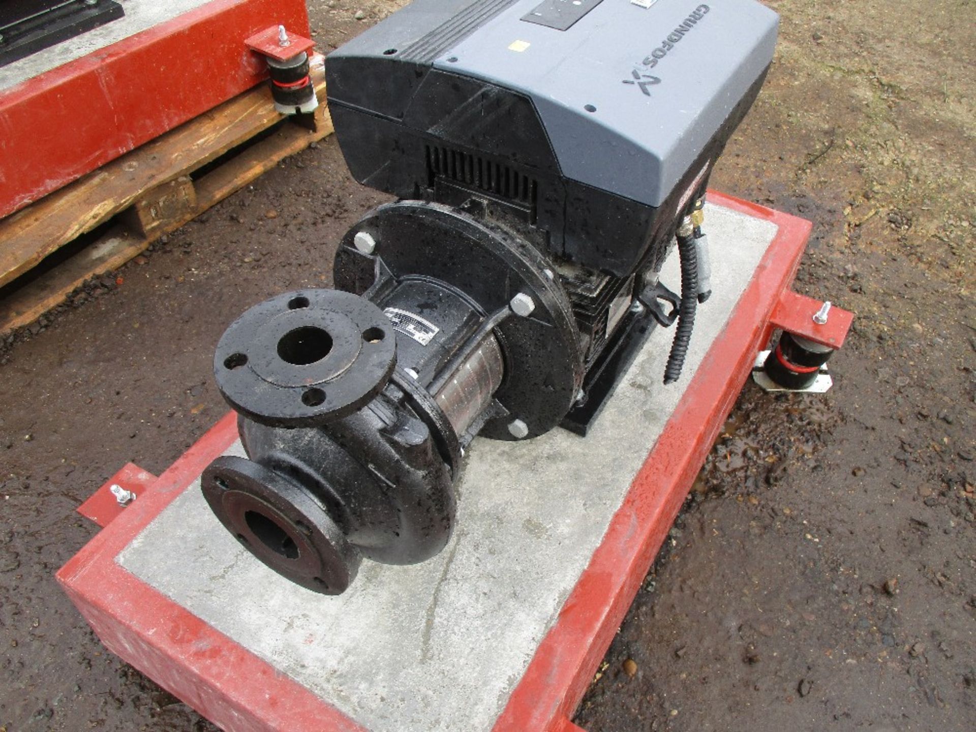 Grundfos NBE50-160 high output static 3 phase pump - Image 7 of 7