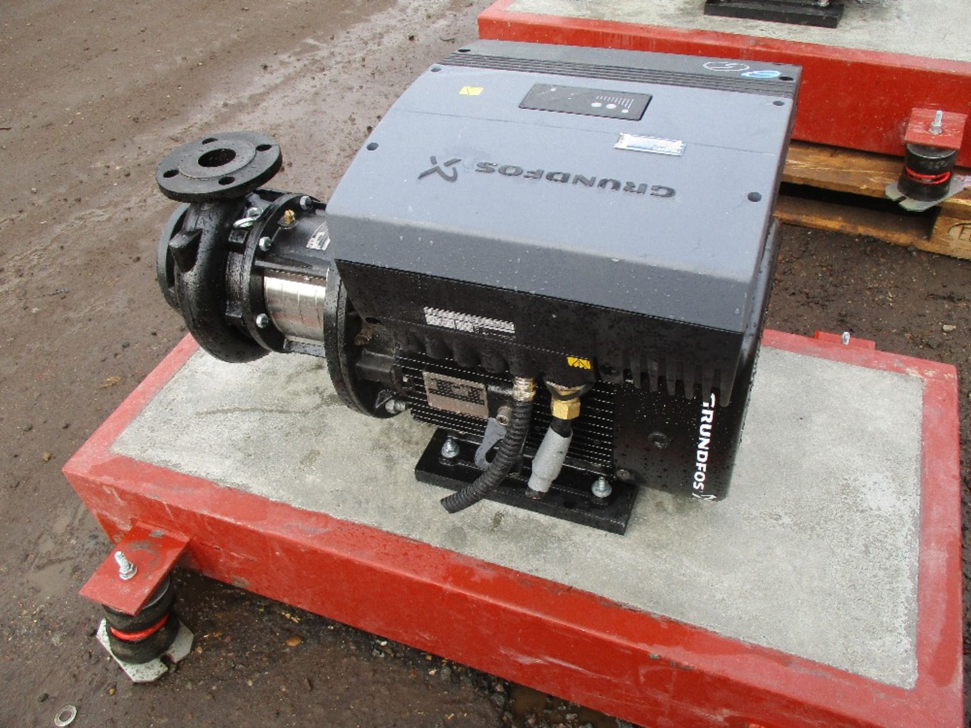 Grundfos NBE50-160 high output static 3 phase pump - Image 2 of 7