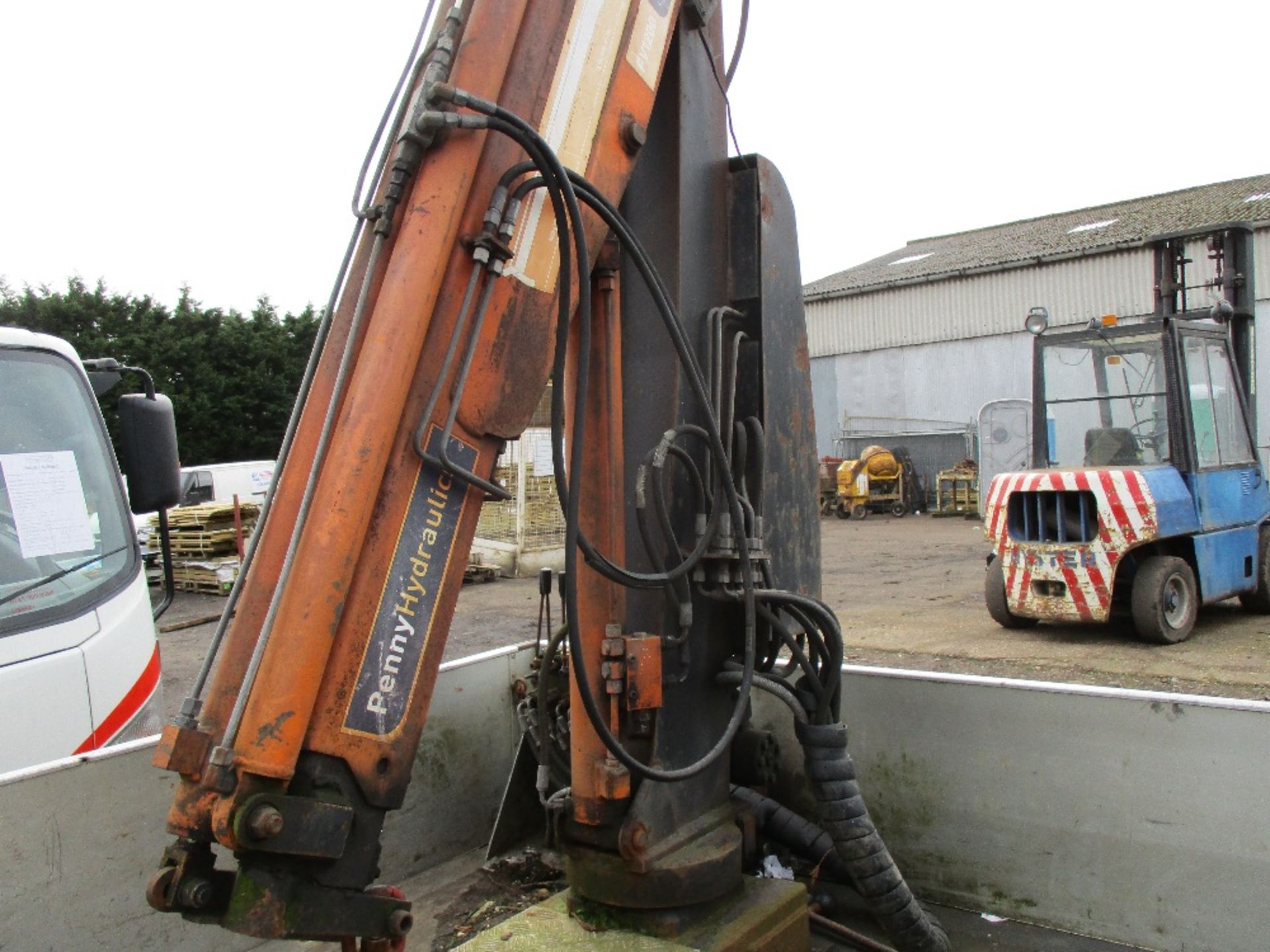 NISSAN CABSTAR PICKUP WITH REAR MOUNTED CRANE - Image 7 of 12