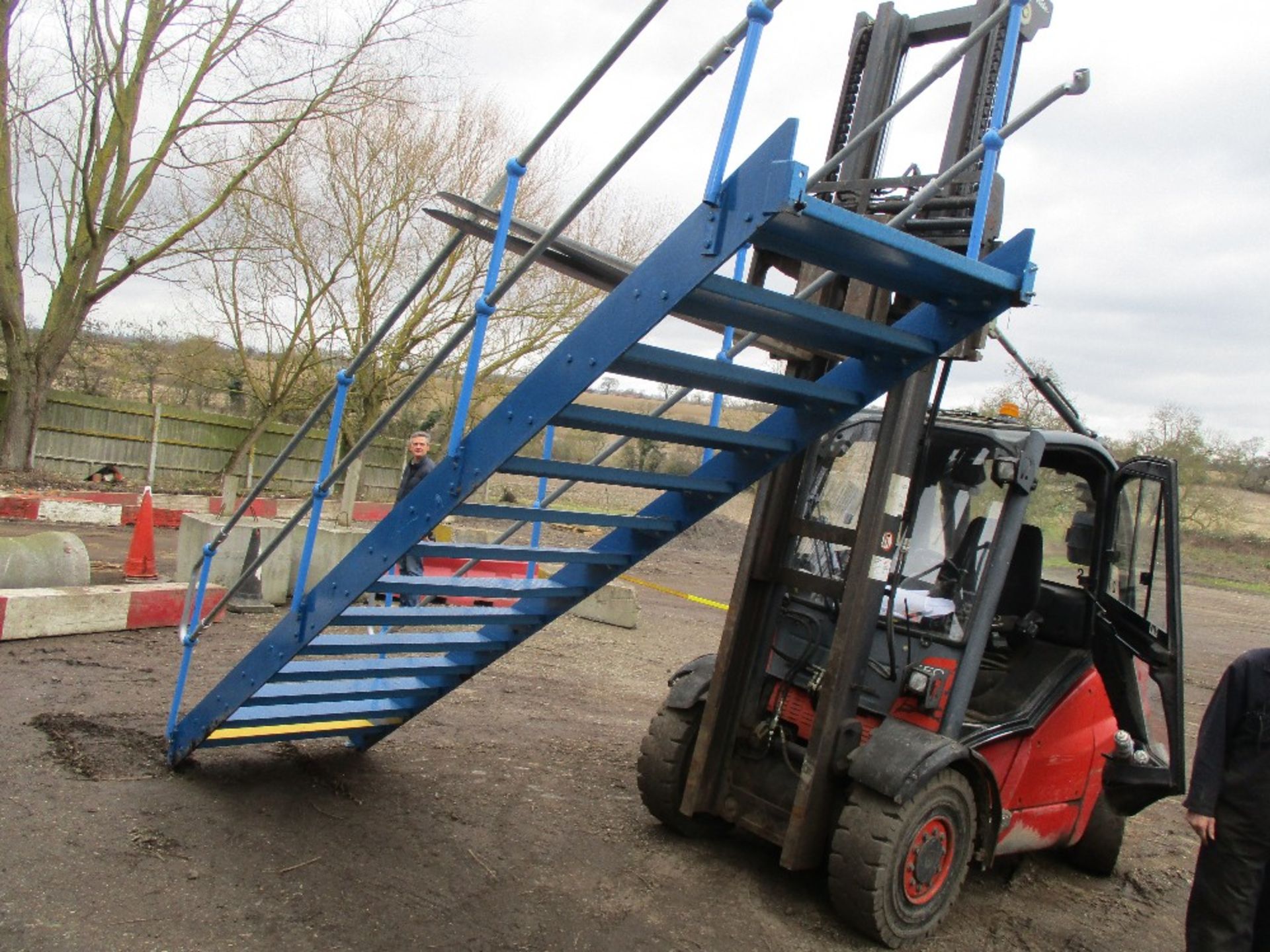 3 X STEEL STAIRCASES SUITABLE FOR MEZZANINE OR OTHER ACCESS REQUIREMENTS. - Image 3 of 4