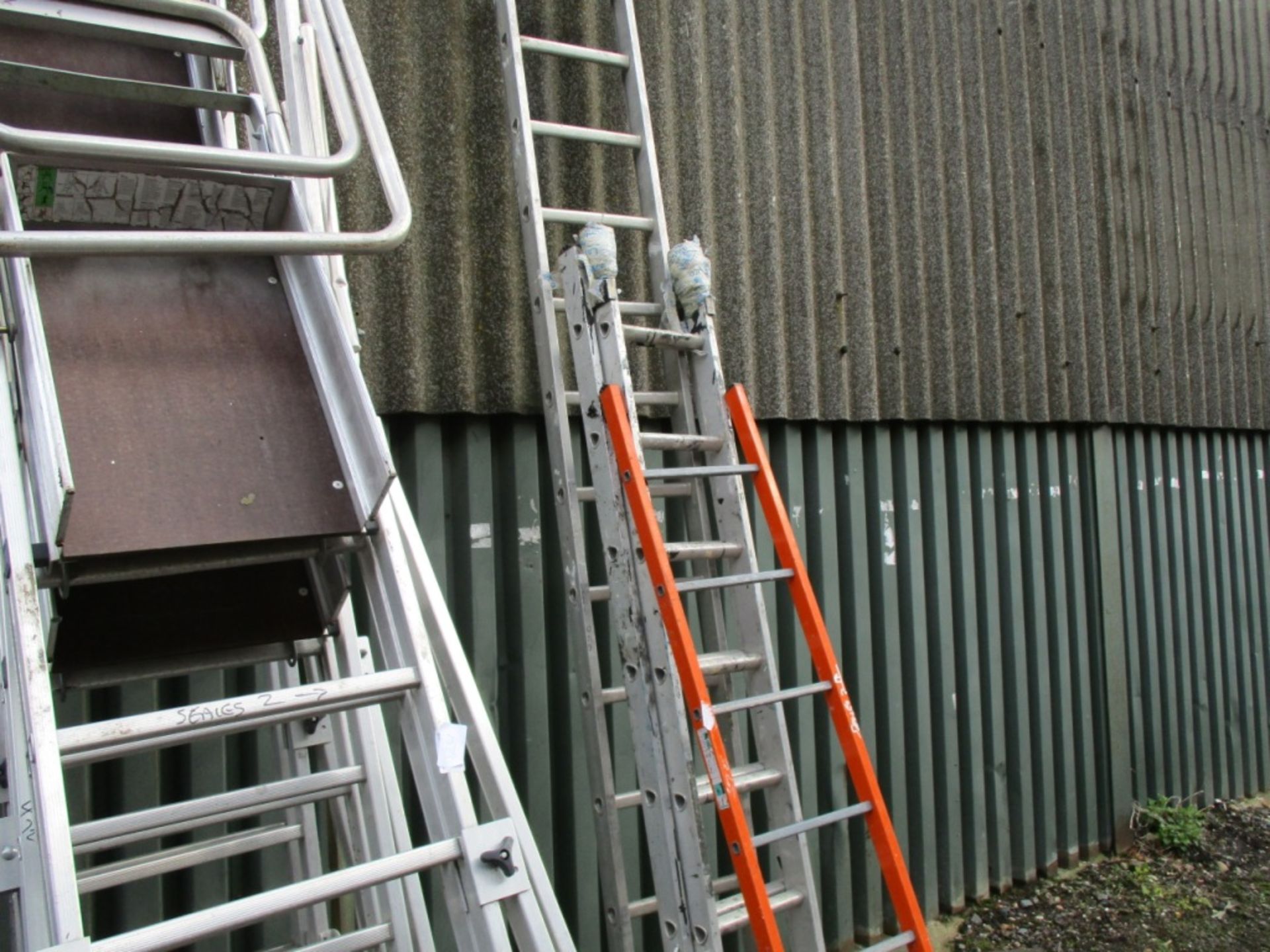 LADDERS AND STEPS - Image 4 of 4