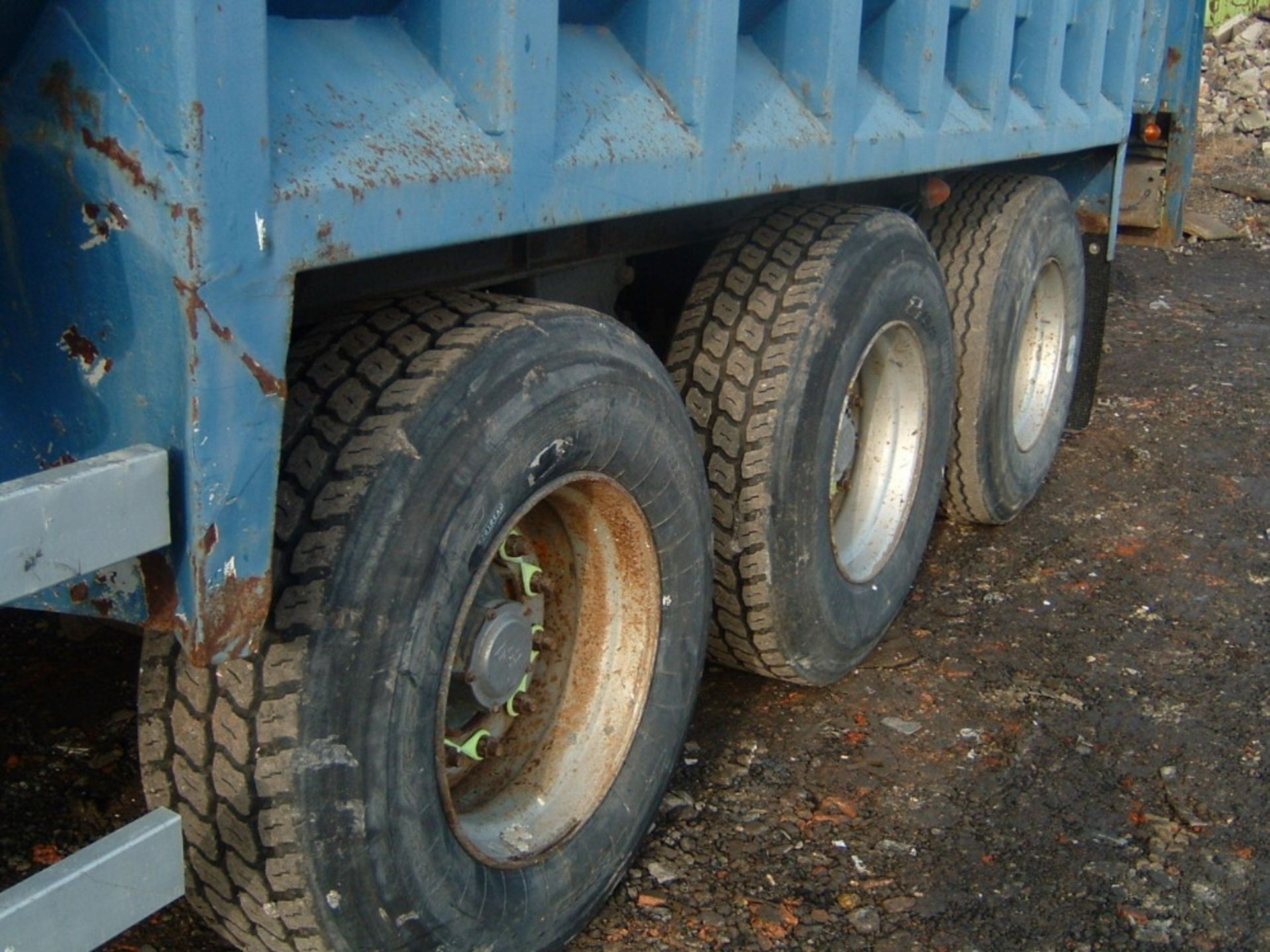 BMI 11CUBIC METRE EJECTOR TRAILER WITH DONKEY ENGINE. - Image 9 of 16