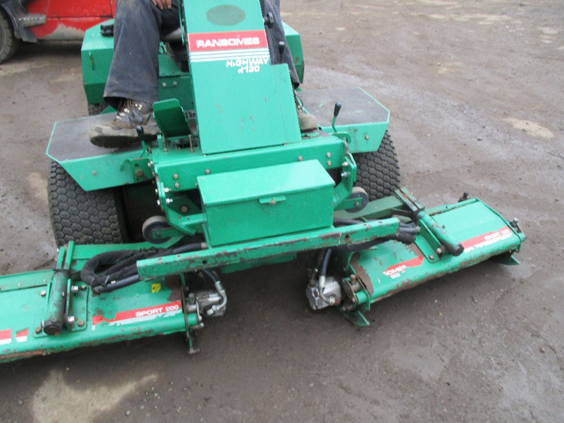 Ransomes 2130 triple mower - Image 2 of 7